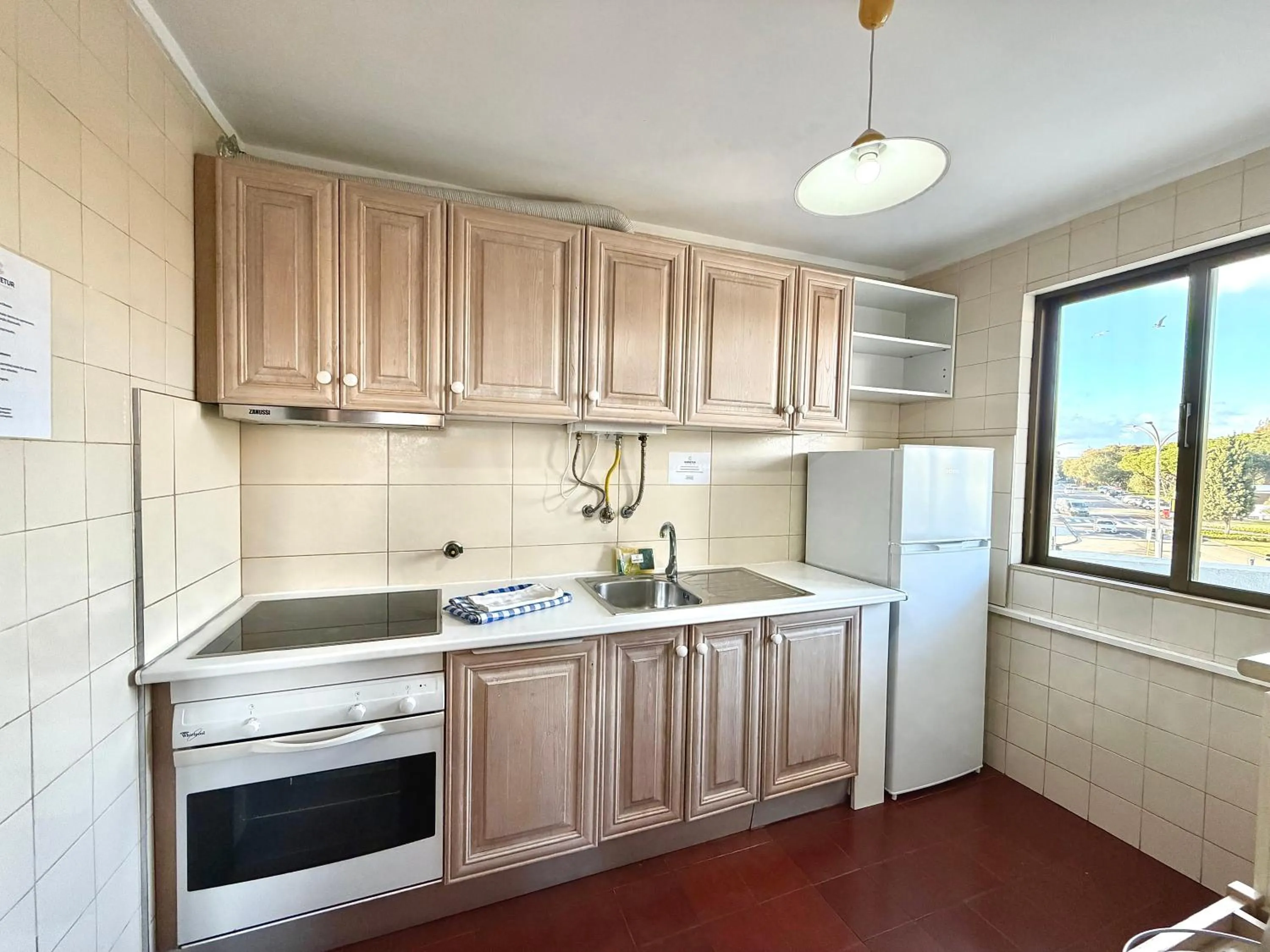 kitchen in Algardia Marina Parque by Garvetur