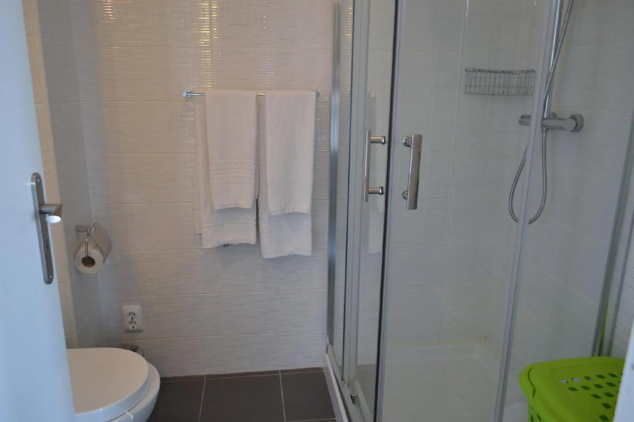 Bathroom in Algardia Marina Parque by Garvetur