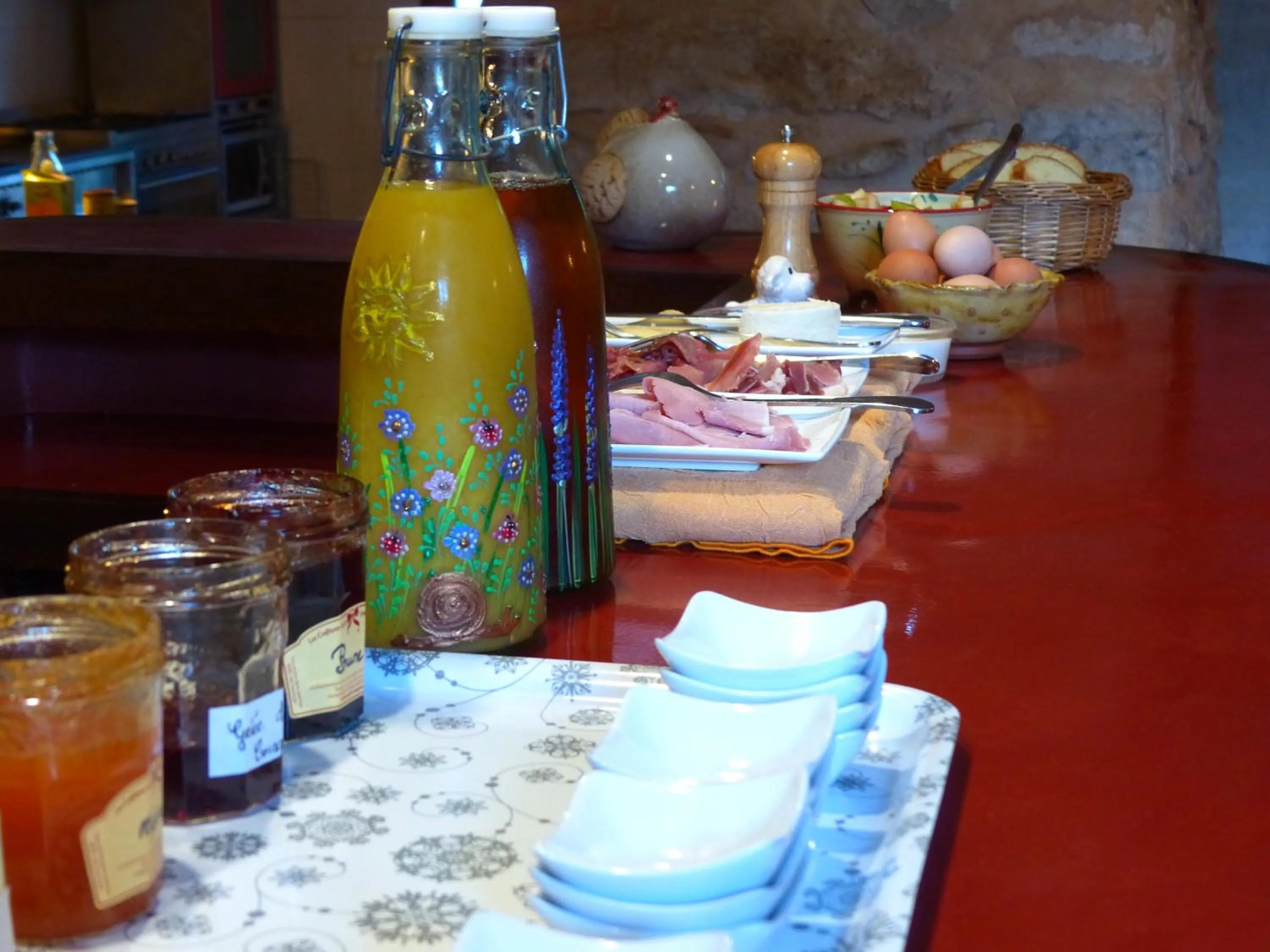 Breakfast in La Ferme du petit Ségriès Bed and Breakfast