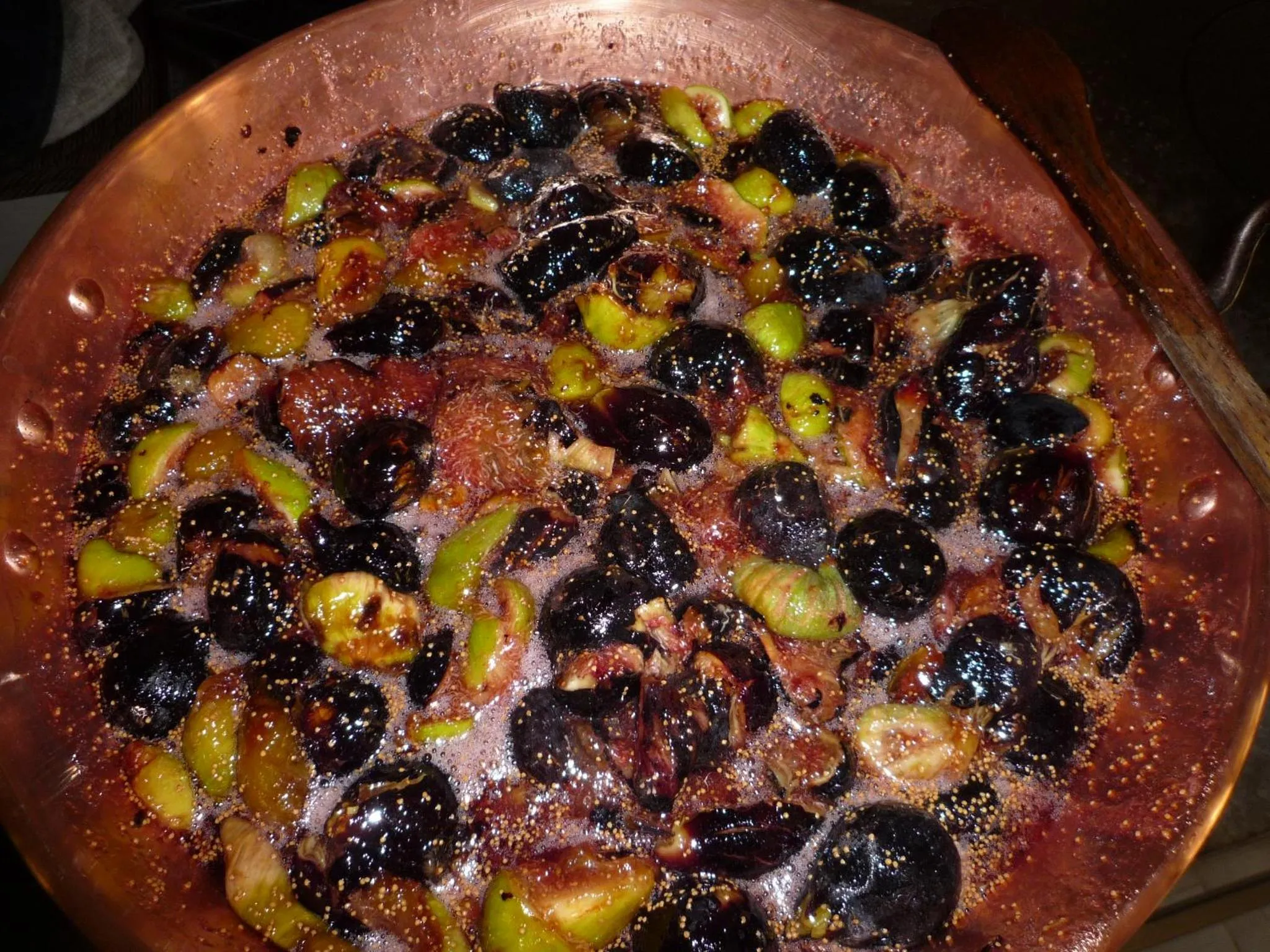 Buffet breakfast in La Ferme du petit Ségriès Bed and Breakfast