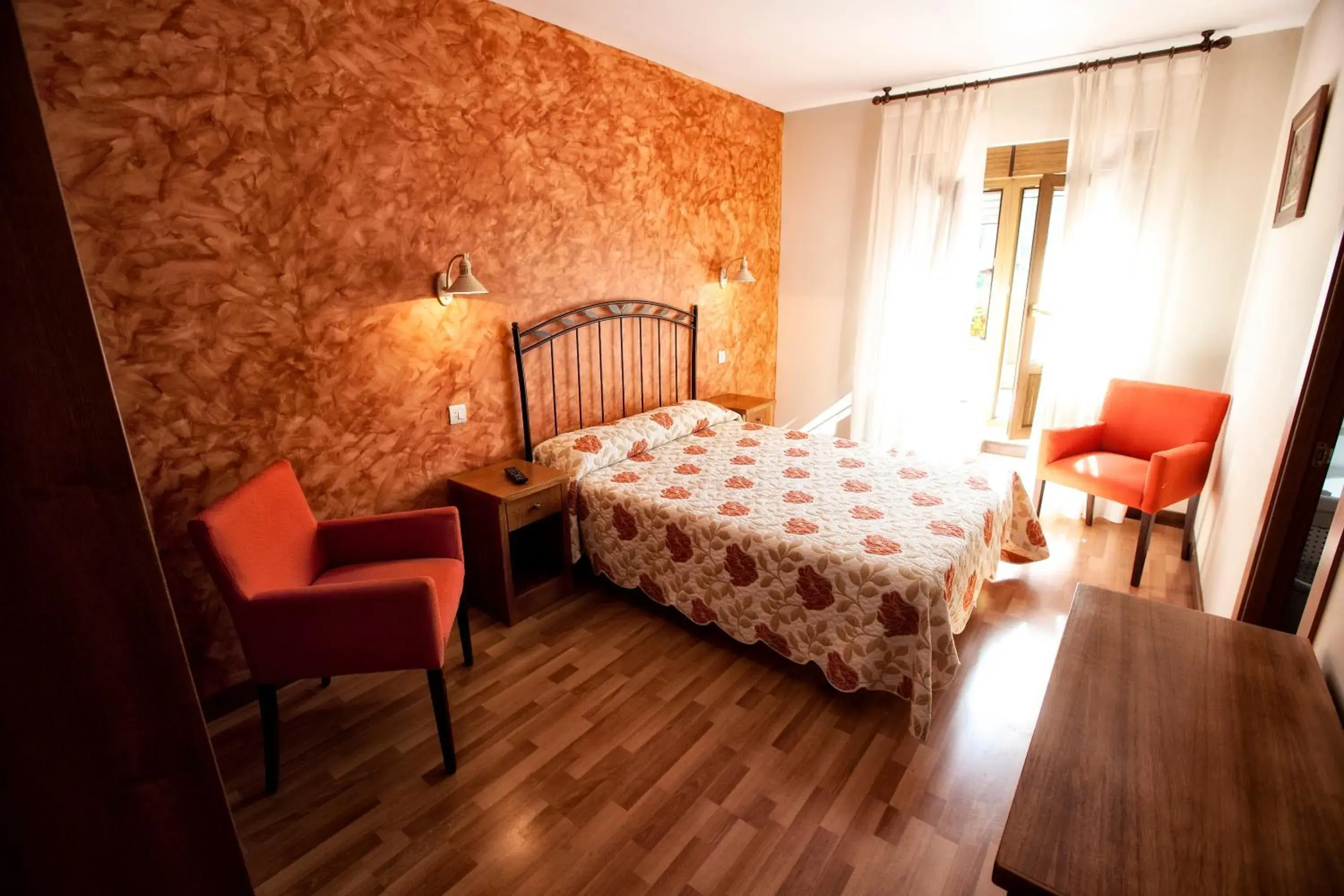 Double Room with Spa Bath in Hotel Covadonga Double Room with Spa Bath in Hotel Covadonga