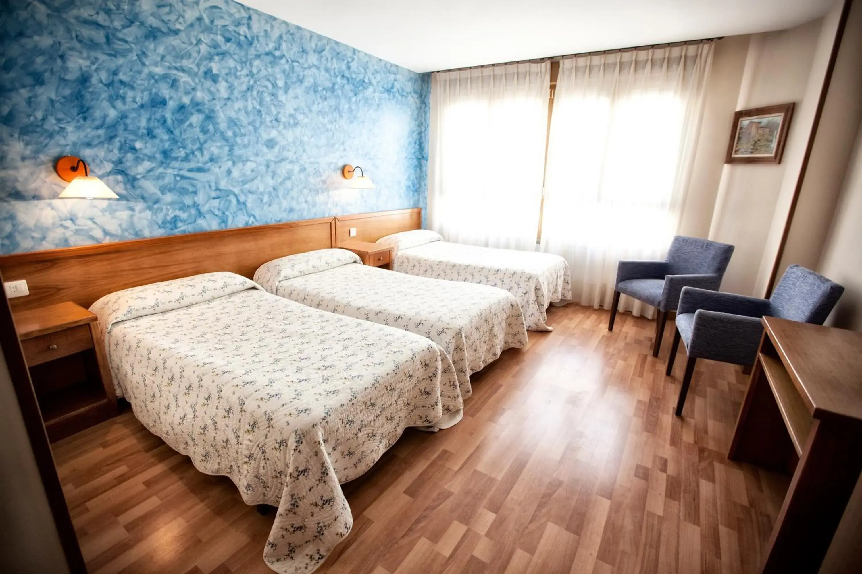 Triple Room in Hotel Covadonga Triple Room in Hotel Covadonga