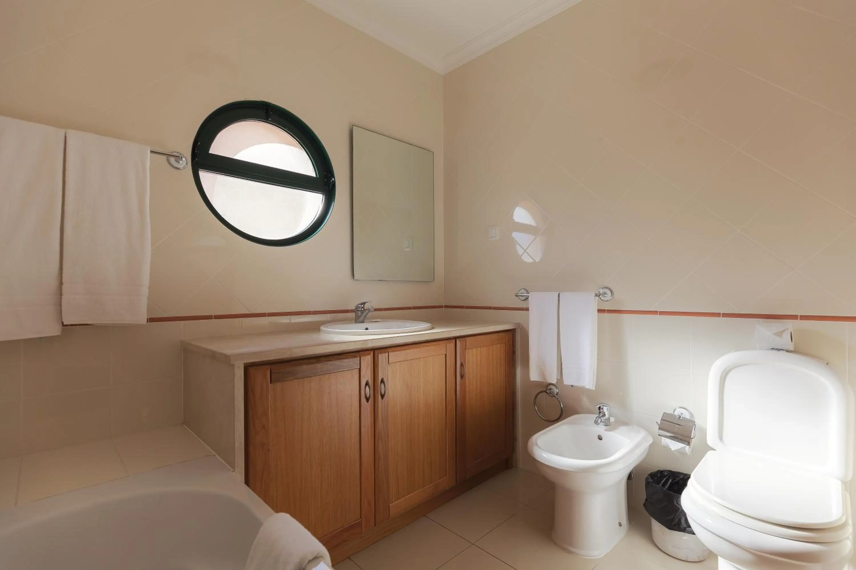 Bathroom in Eden Vilage by Garvetur