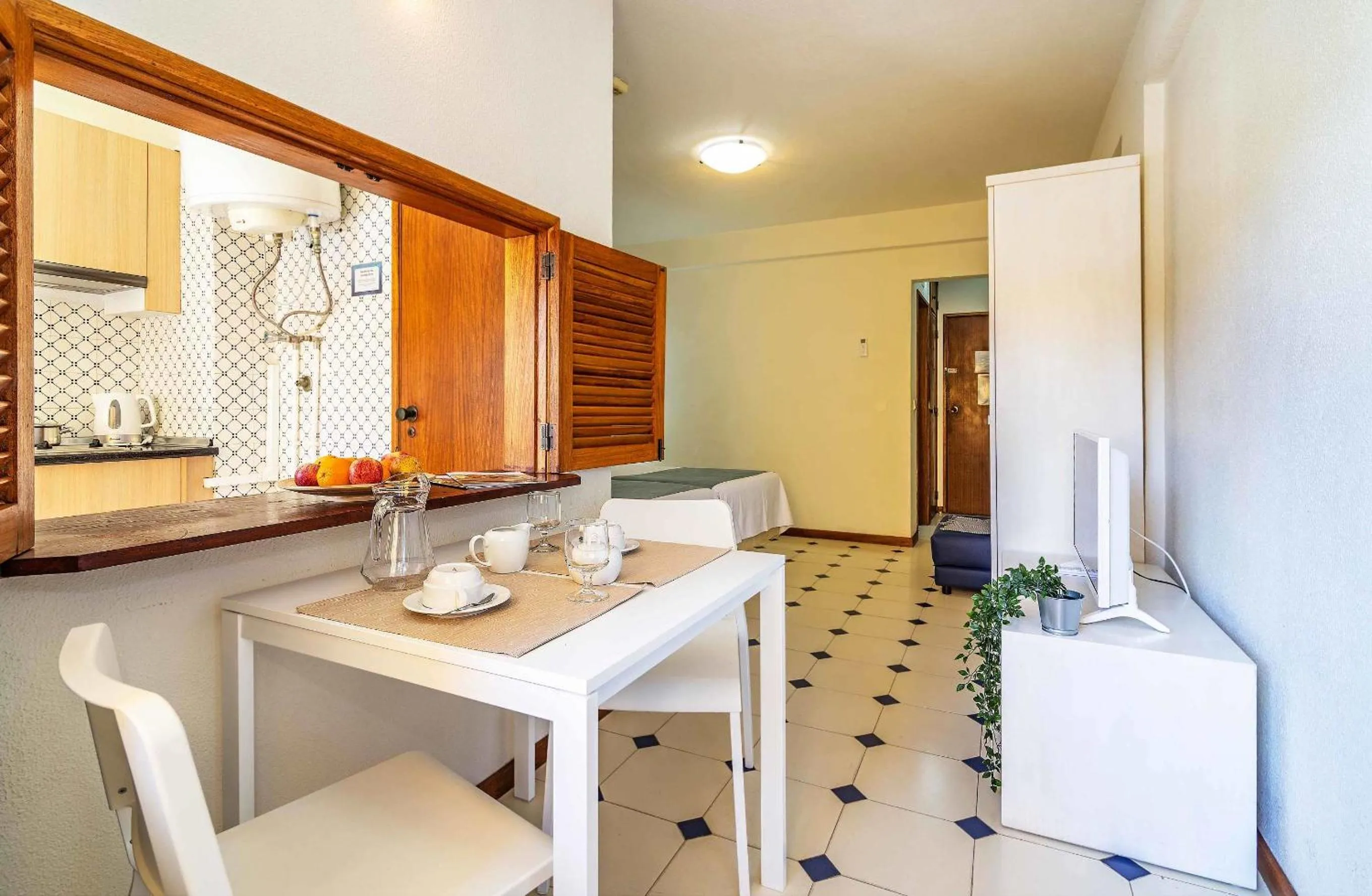 Kitchen or kitchenette in Rio by Garvetur