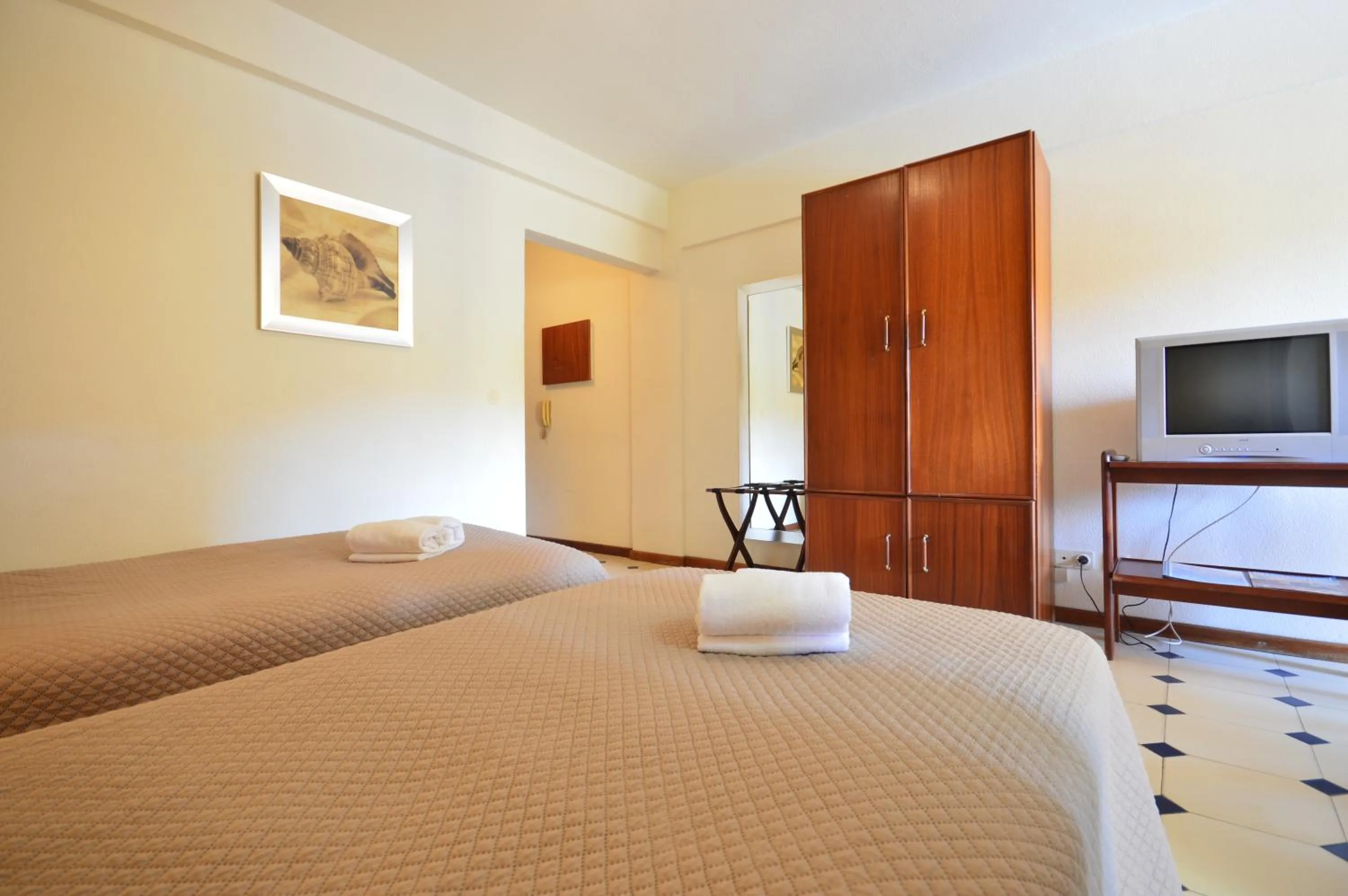 Bedroom, Bed in Rio by Garvetur