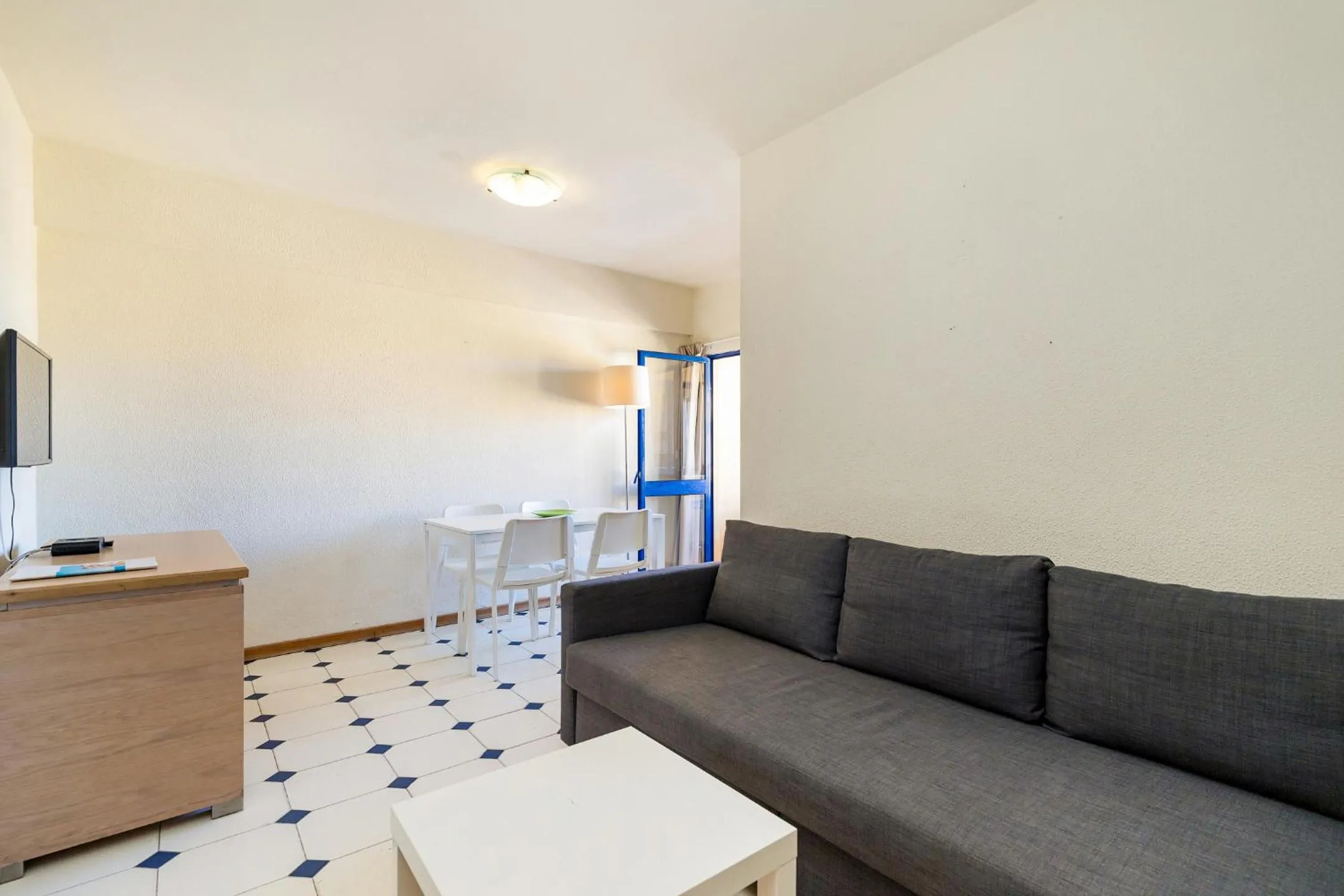 Living room in Rio by Garvetur