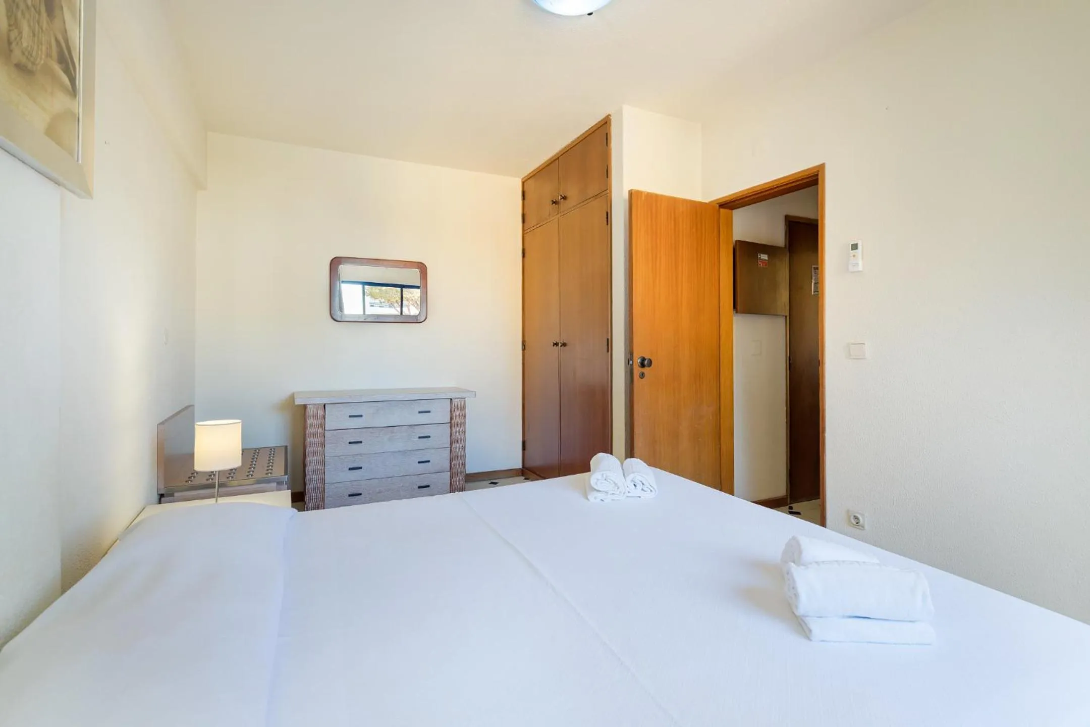 Bedroom, Bed in Rio by Garvetur