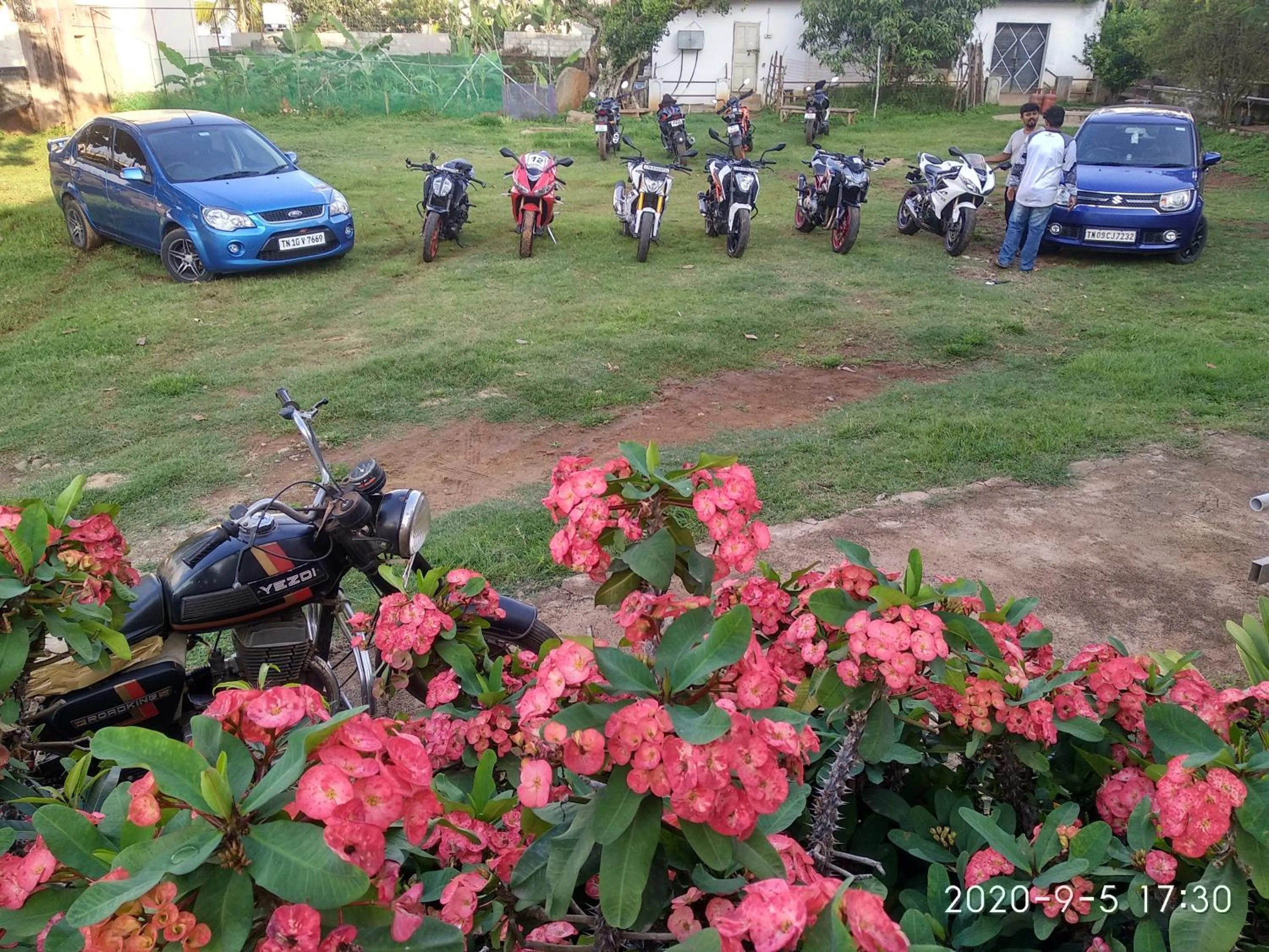 Aruvi Hotel