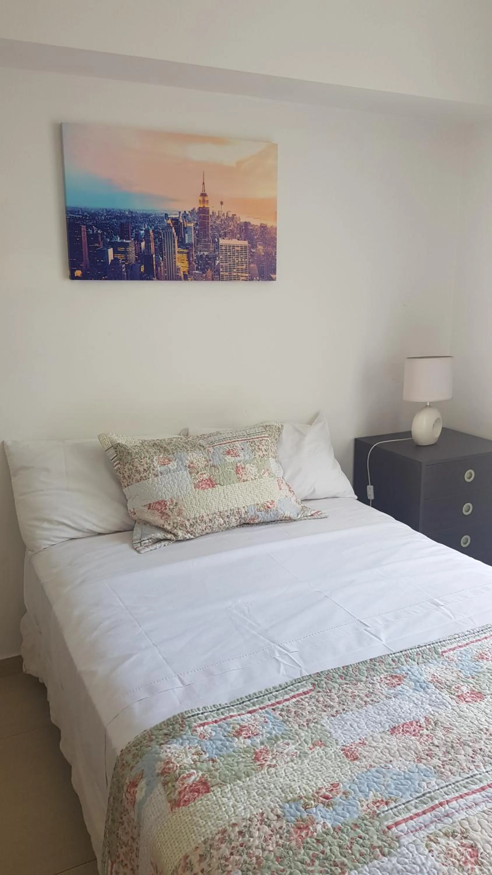 Bed in Aguero y Av. Las Heras
