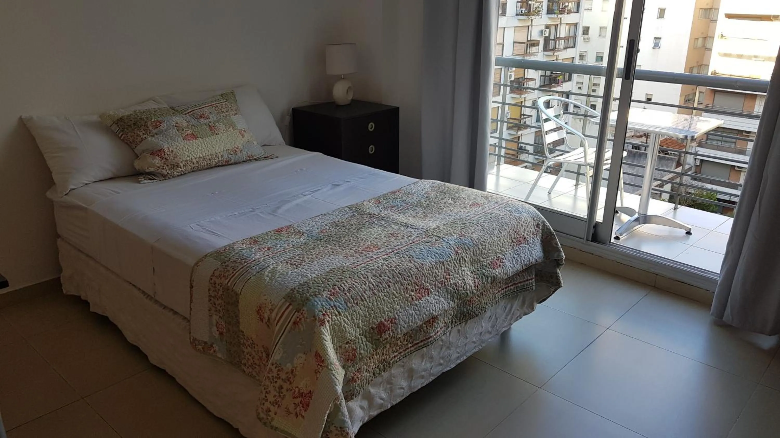 Bed in Aguero y Av. Las Heras