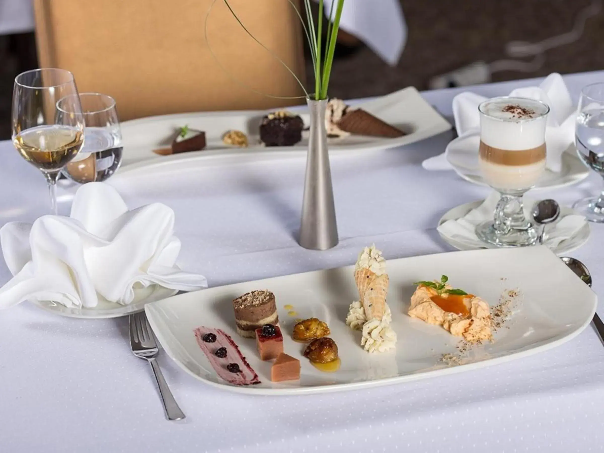 Restaurant/places to eat in ETO Park Hotel Business & Stadium Restaurant/places to eat in ETO Park Hotel Business & Stadium