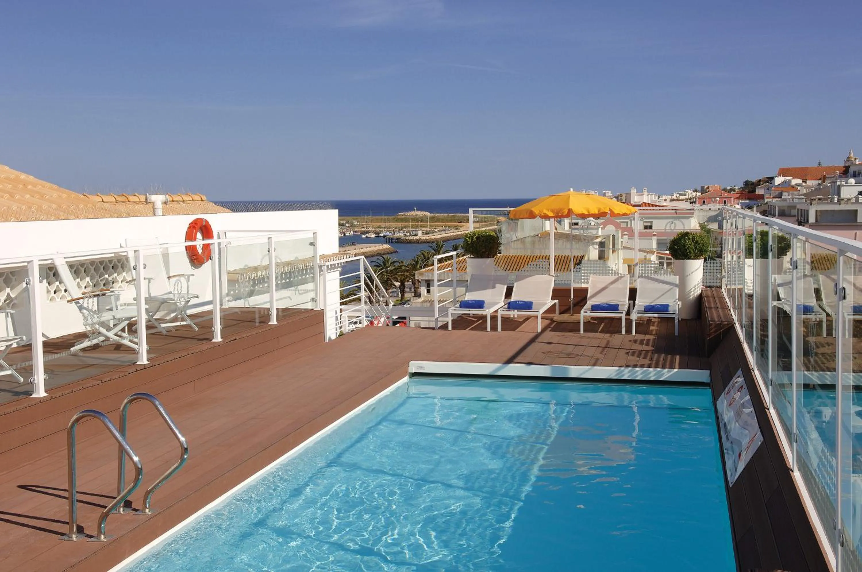 Swimming pool in Hotel Marina Rio