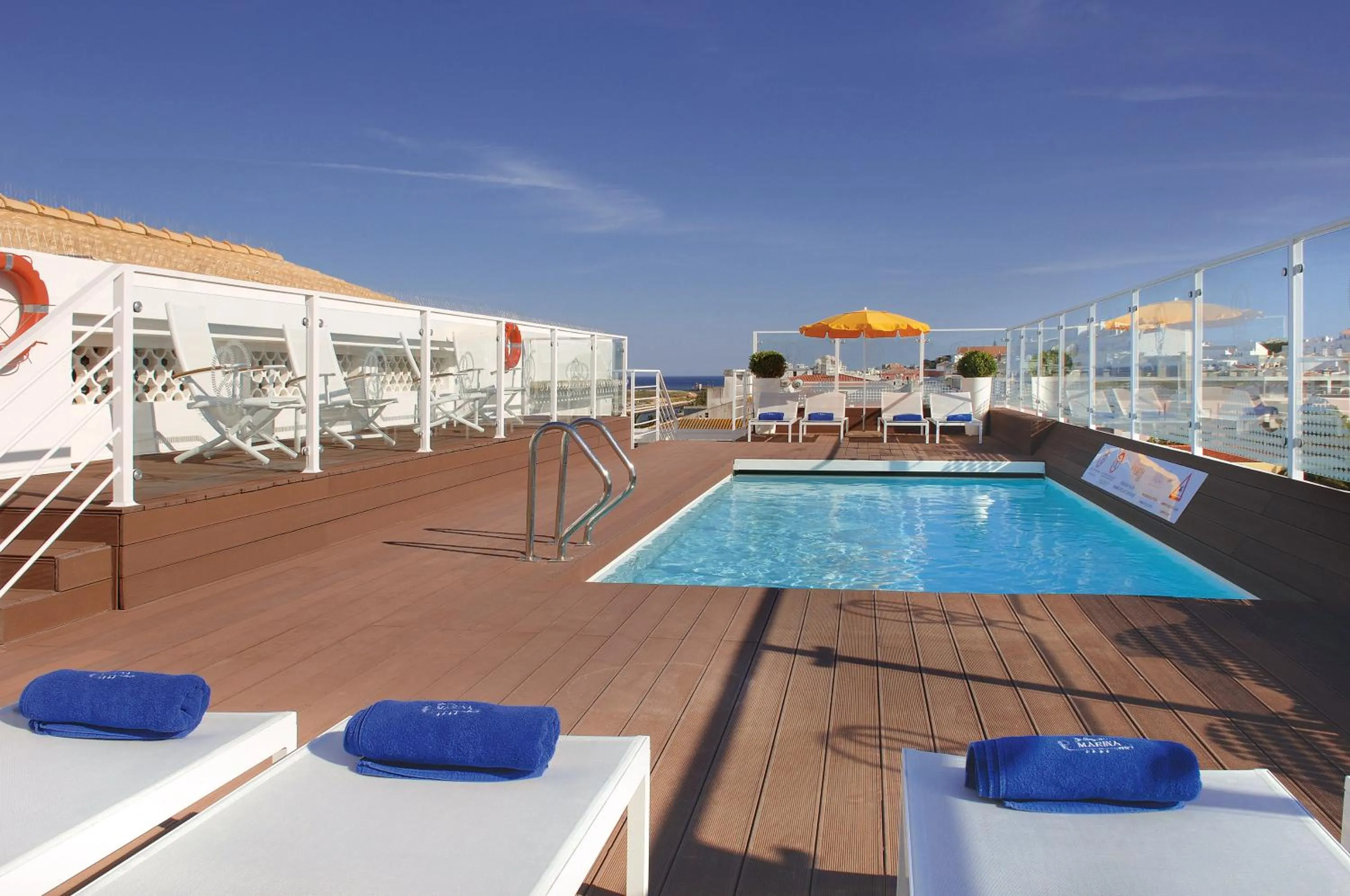 Swimming pool in Hotel Marina Rio