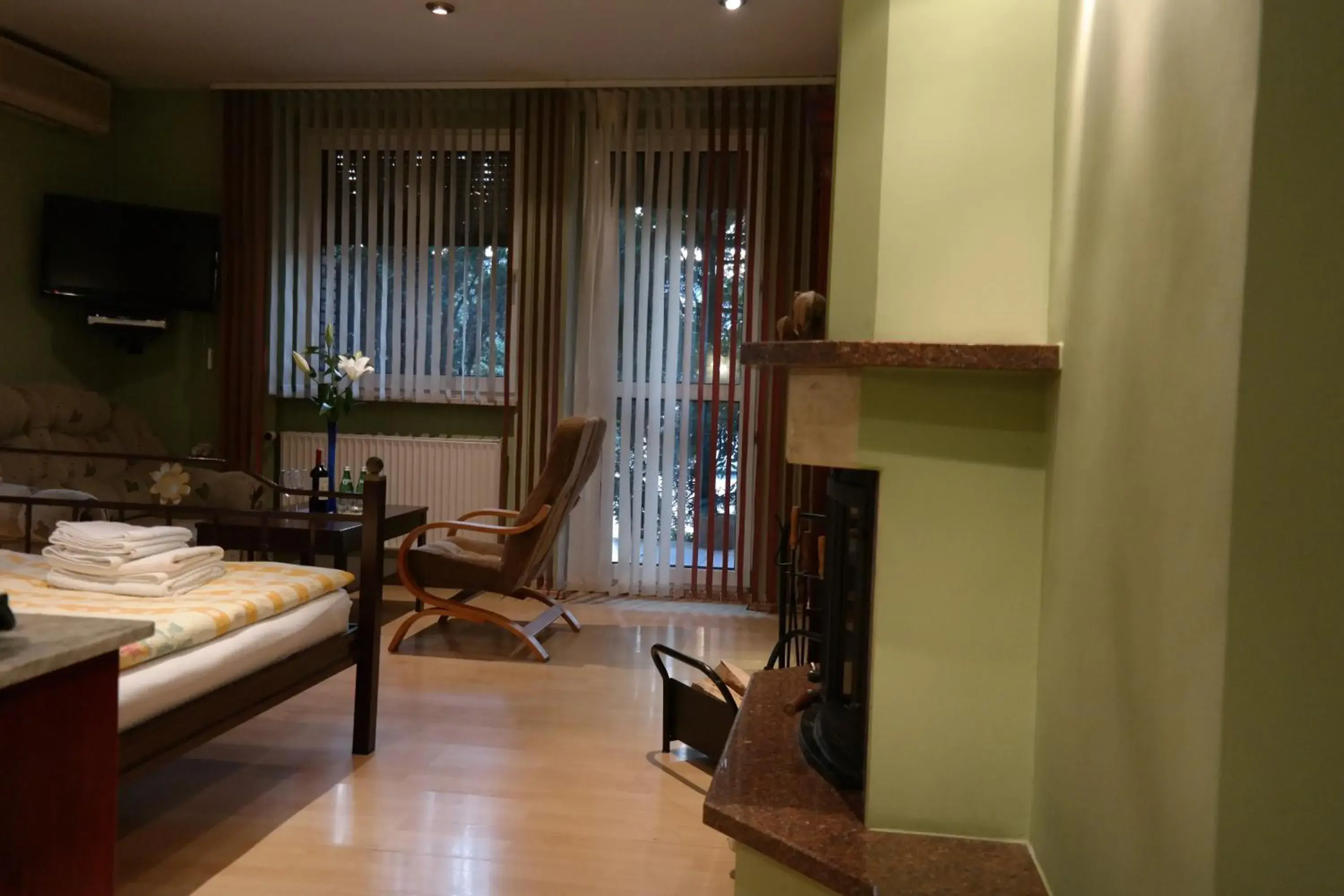 Superior Double Room with Sofa - single occupancy in VillaMirage Superior Double Room with Sofa - single occupancy in VillaMirage