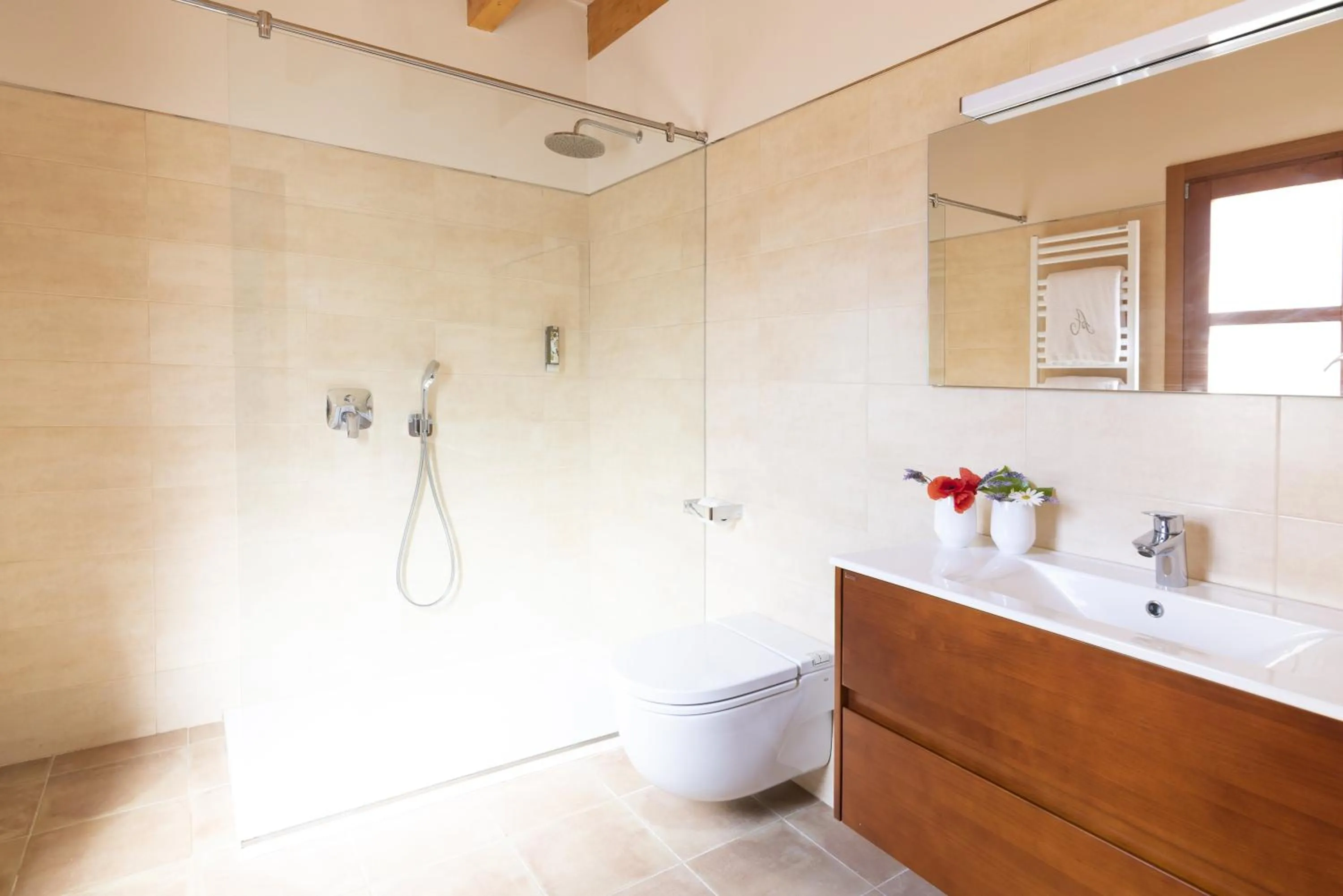 Shower in Aumallia Hotel & Spa