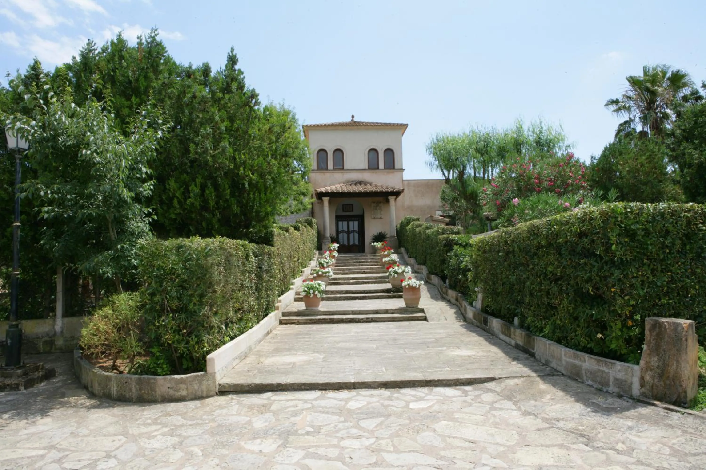 Facade/entrance in Aumallia Hotel & Spa
