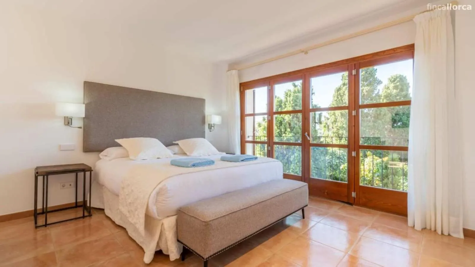 Bed in Aumallia Hotel & Spa