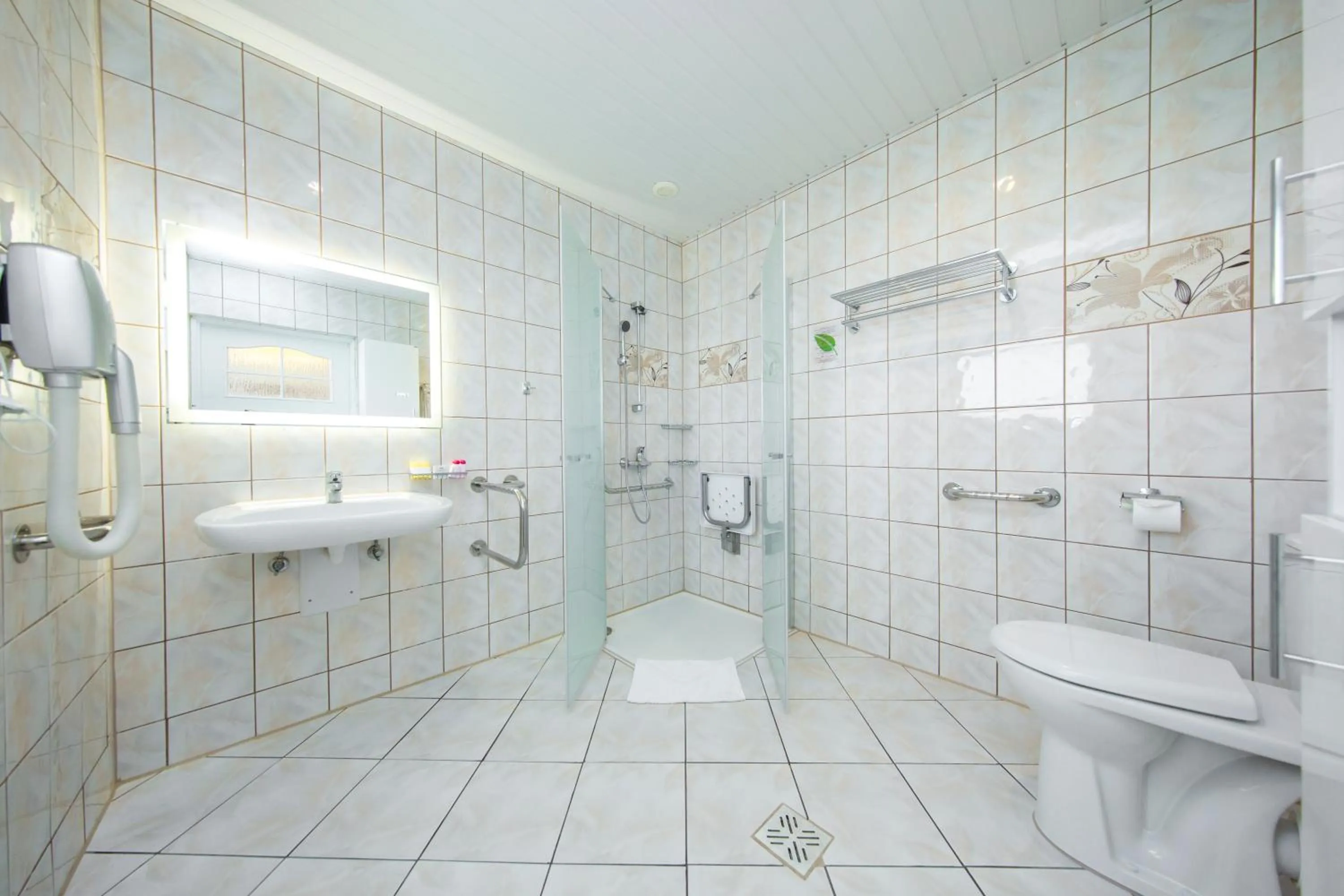 Shower in Aquapark Health Resort & Medical SPA Panorama Morska All Inclusive