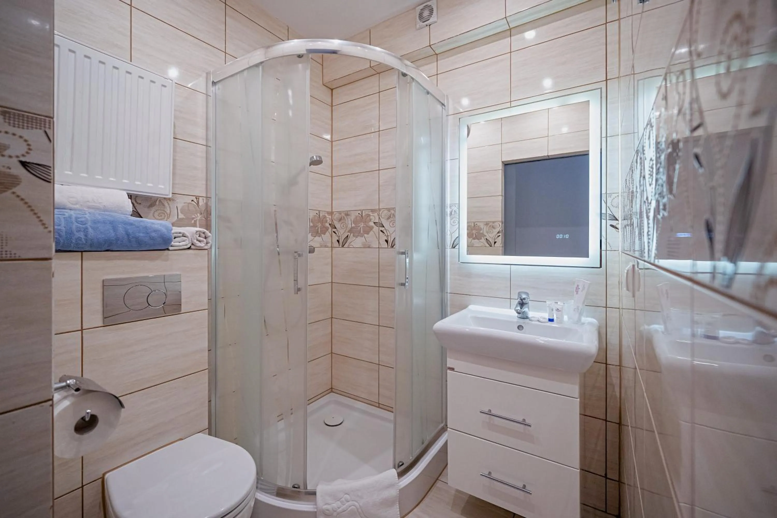 Shower in Aquapark Health Resort & Medical SPA Panorama Morska All Inclusive