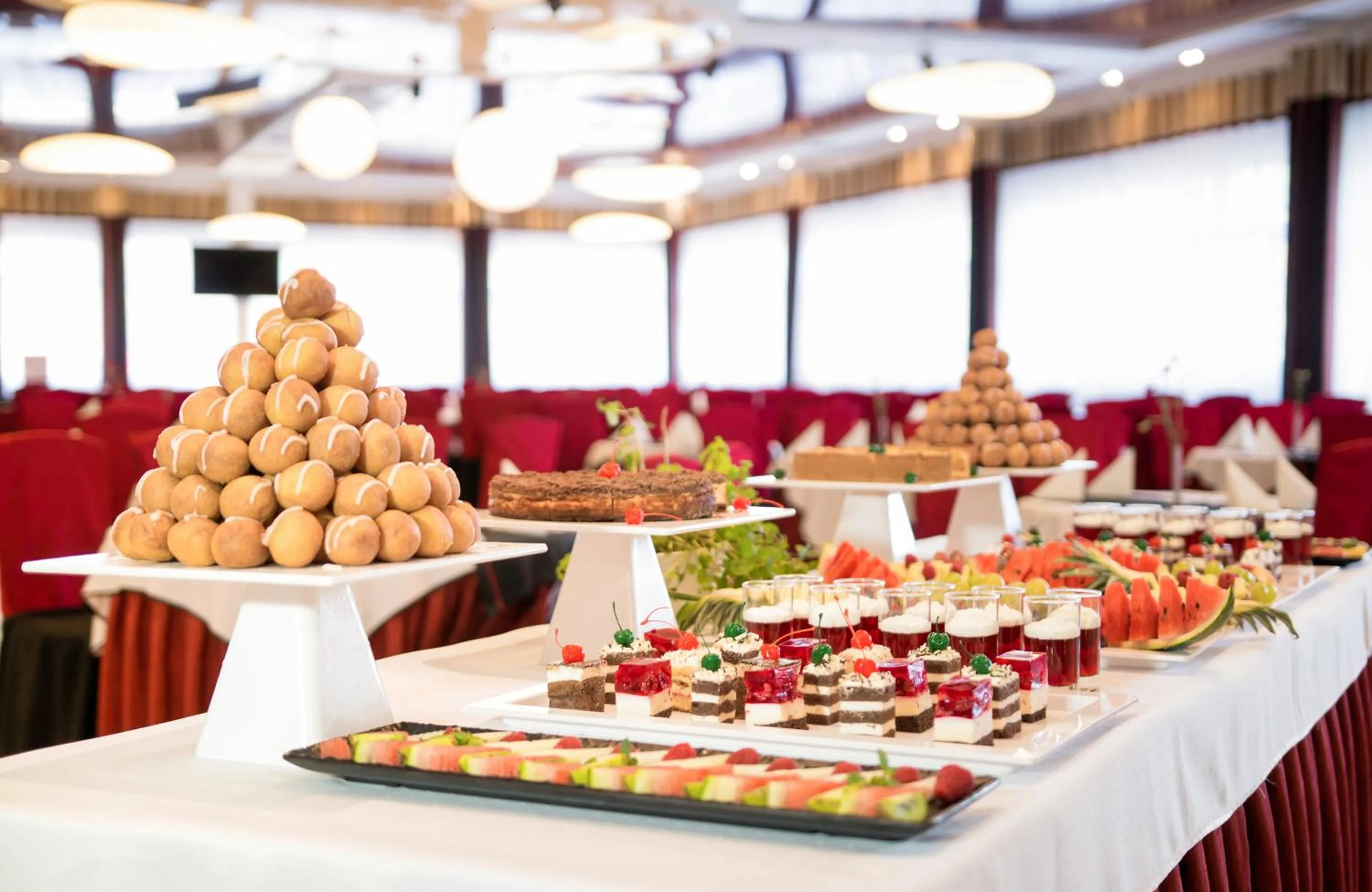 Restaurant/places to eat in Aquapark Health Resort & Medical SPA Panorama Morska All Inclusive