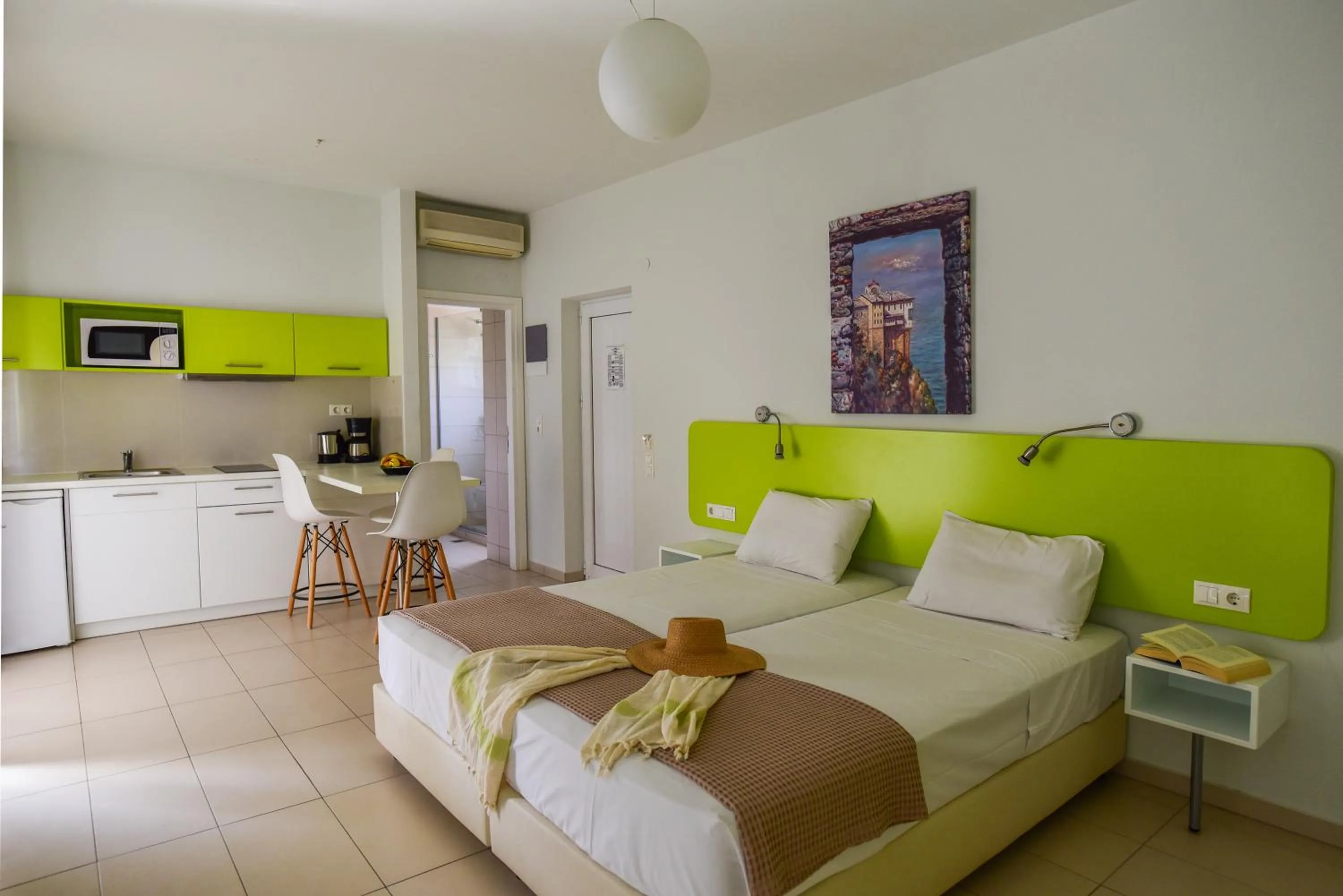 Photo of the whole room, Bed in Blue Horizon Apartments