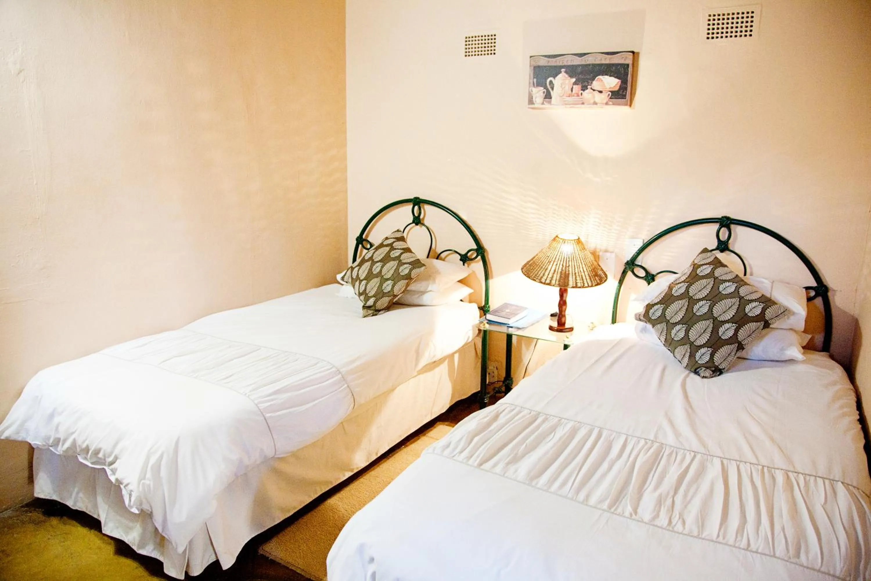 Bedroom, Bed in Lalapanzi Hotel & Conference Centre