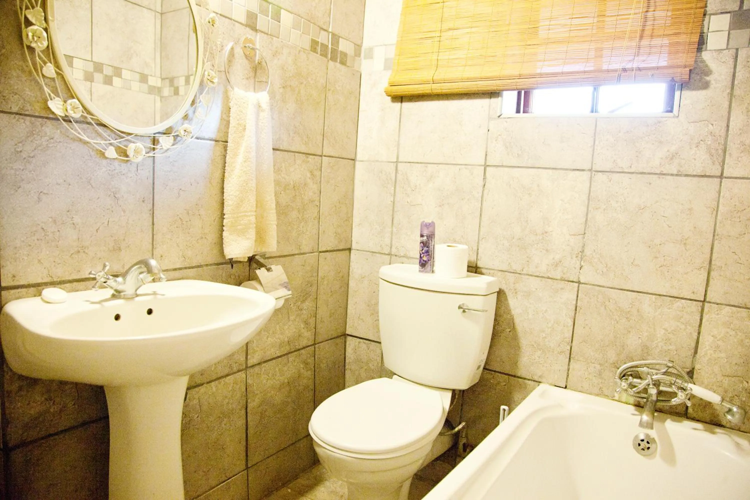Bathroom in Lalapanzi Hotel & Conference Centre