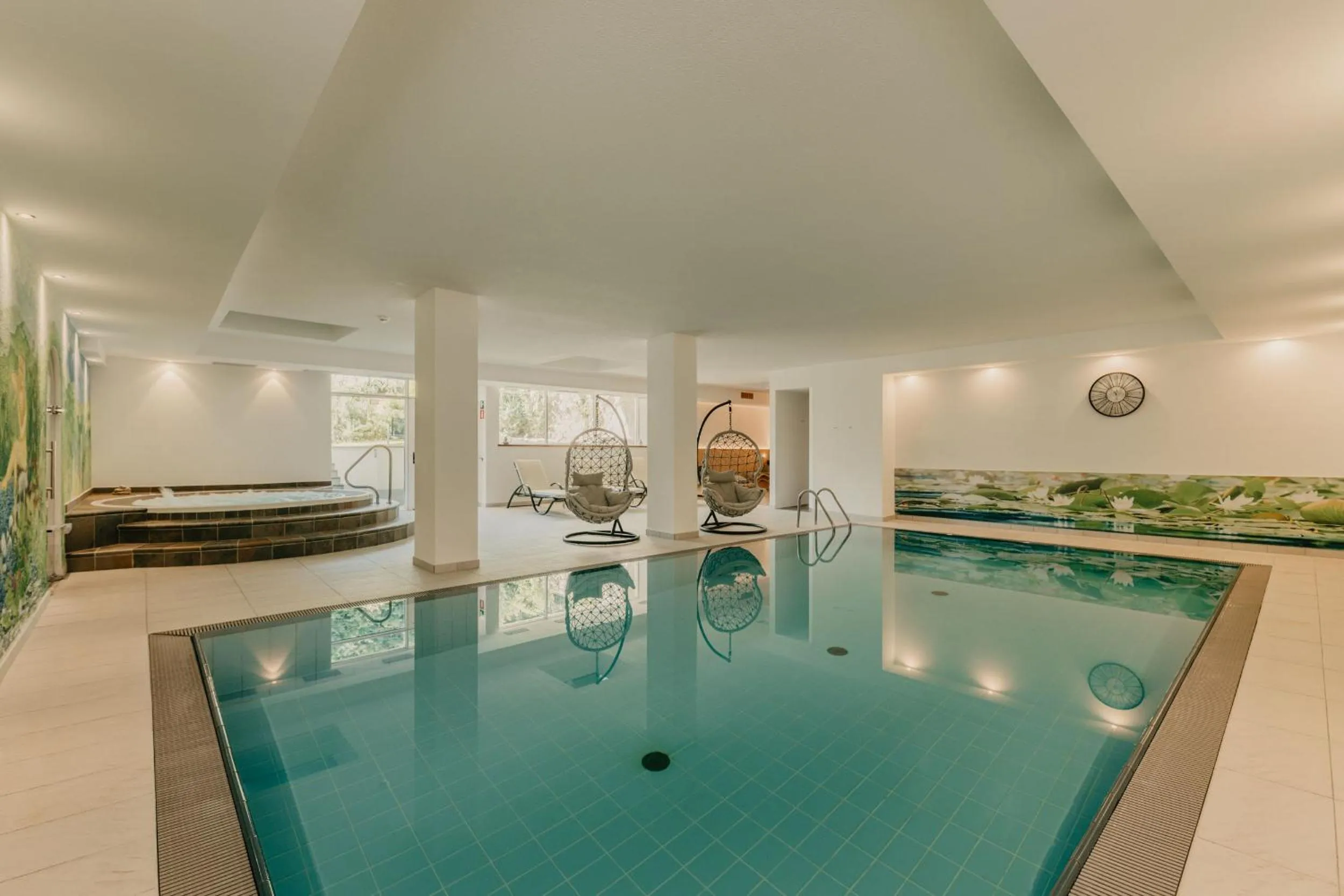 Swimming pool in Hotel Castel Oswald von Wolkenstein