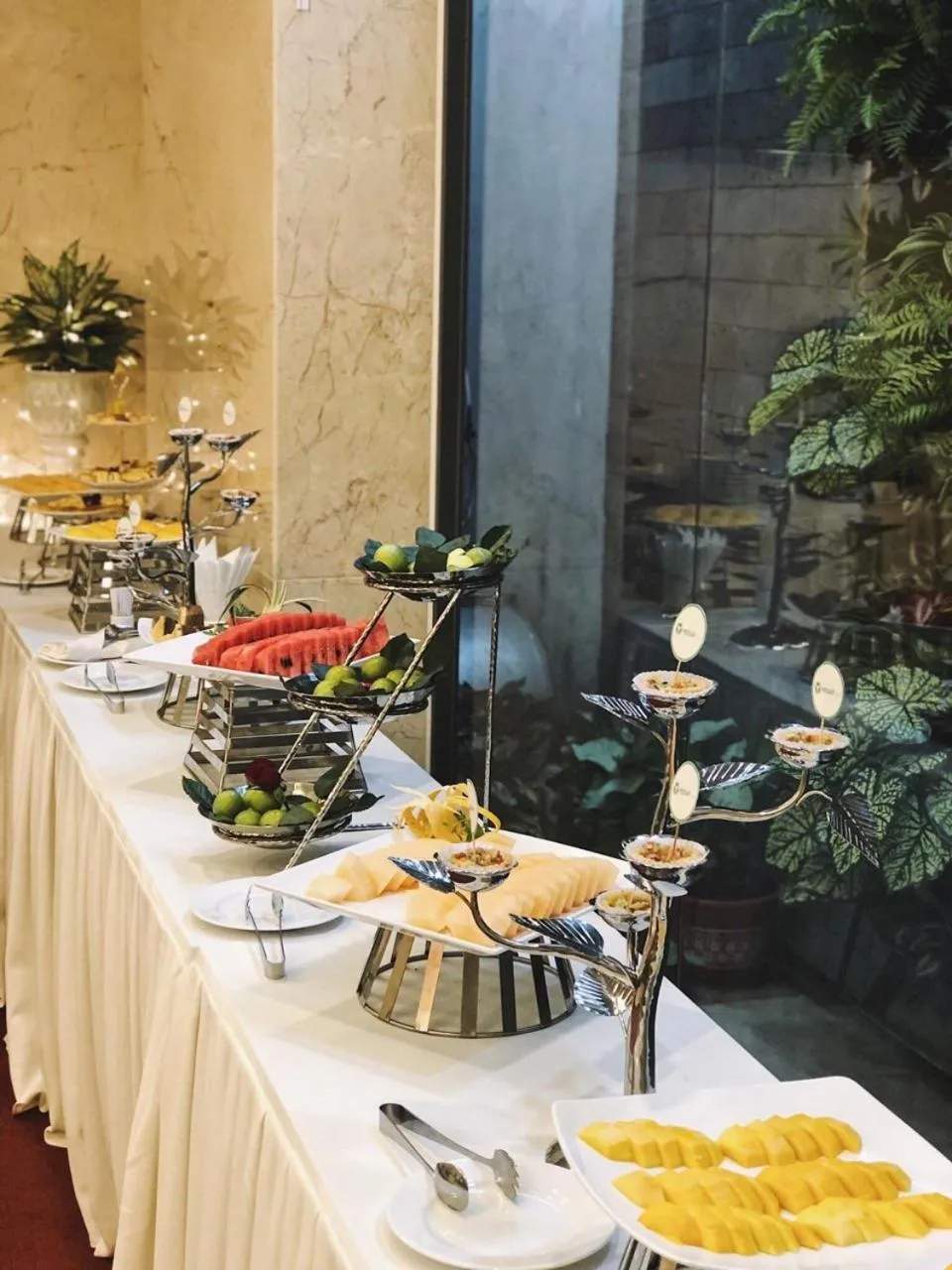 Restaurant/places to eat in Val Soleil Hotel