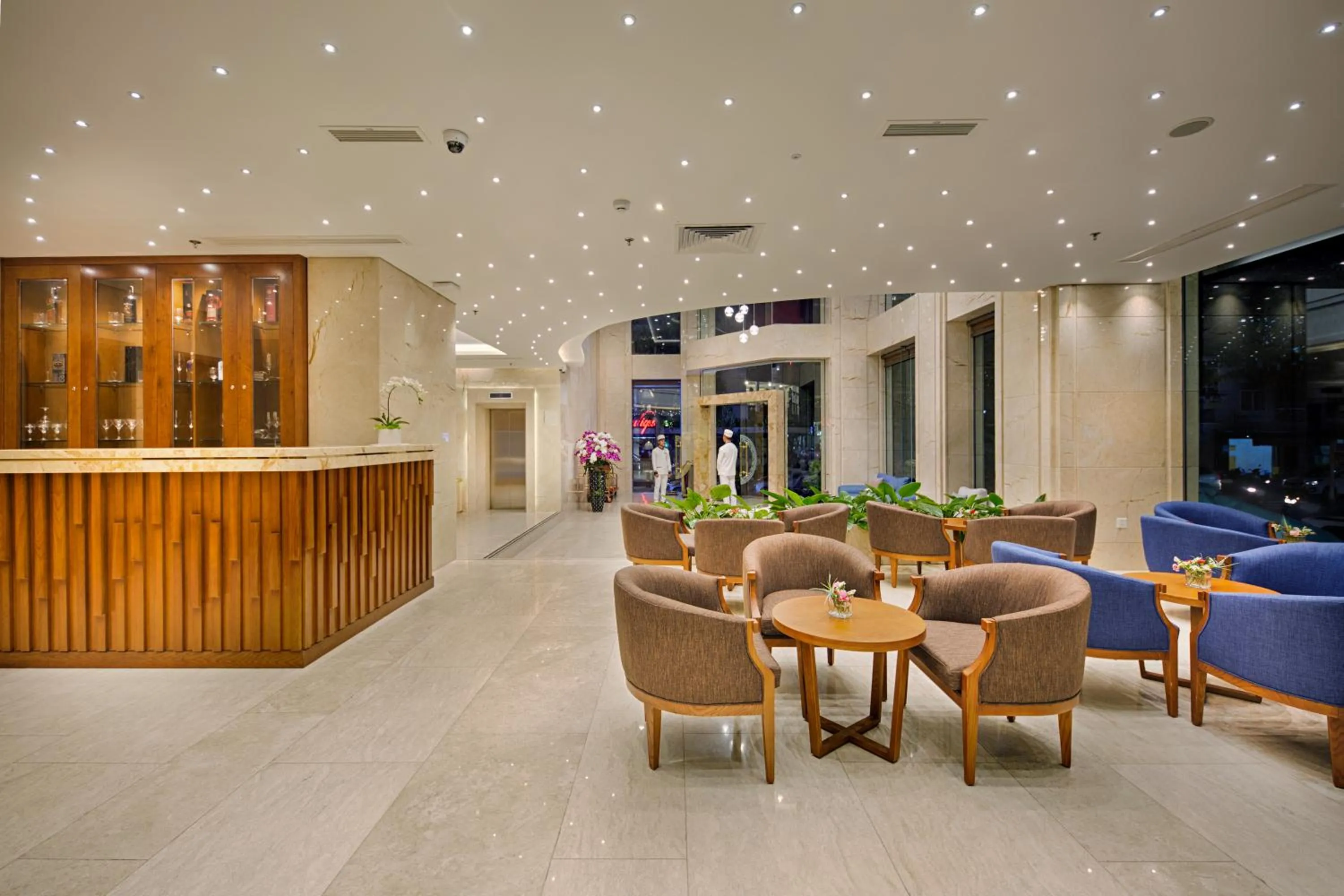 concierge in Val Soleil Hotel