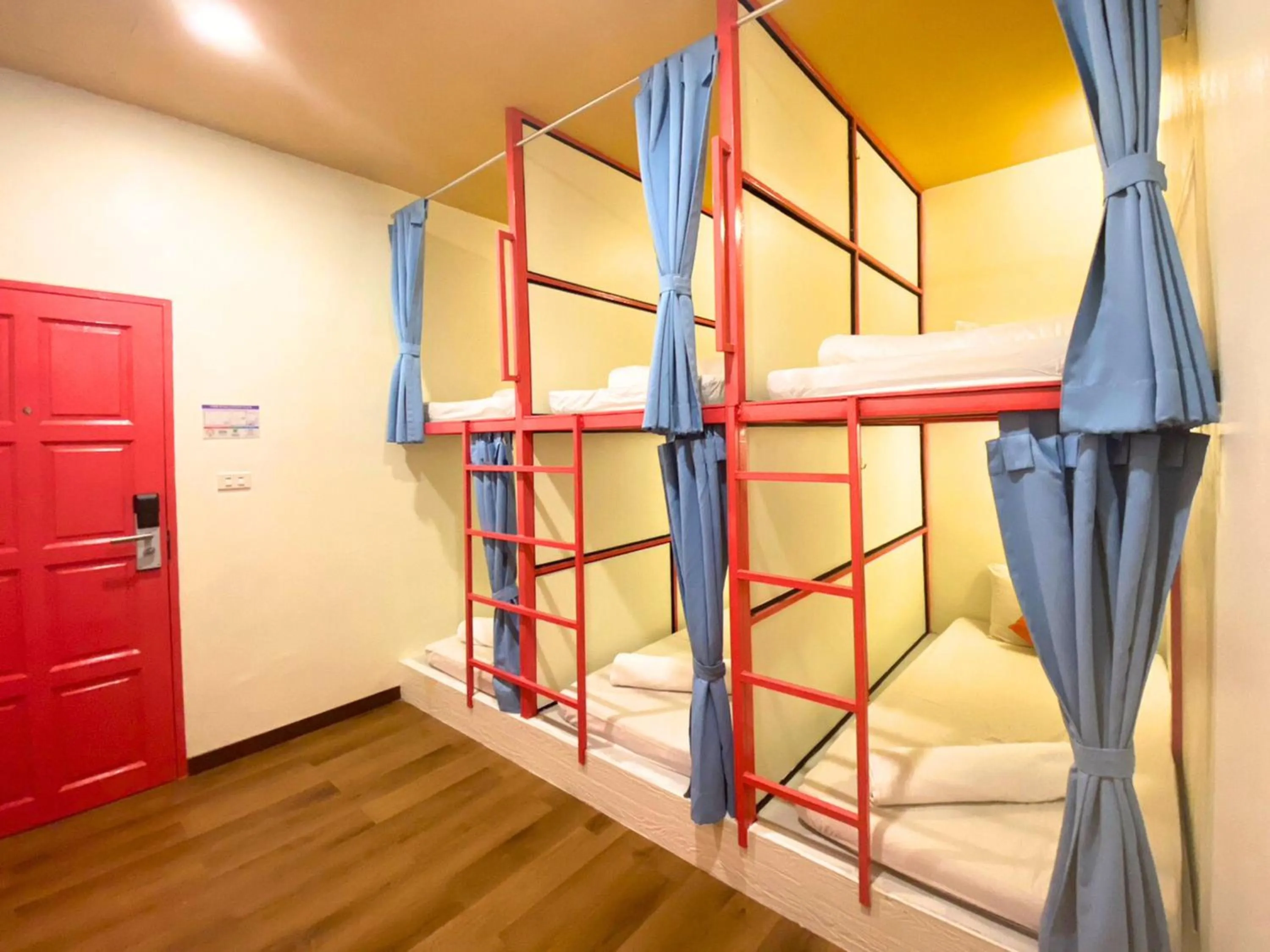 Photo of the whole room, Bed in Sleepy Station Hostel