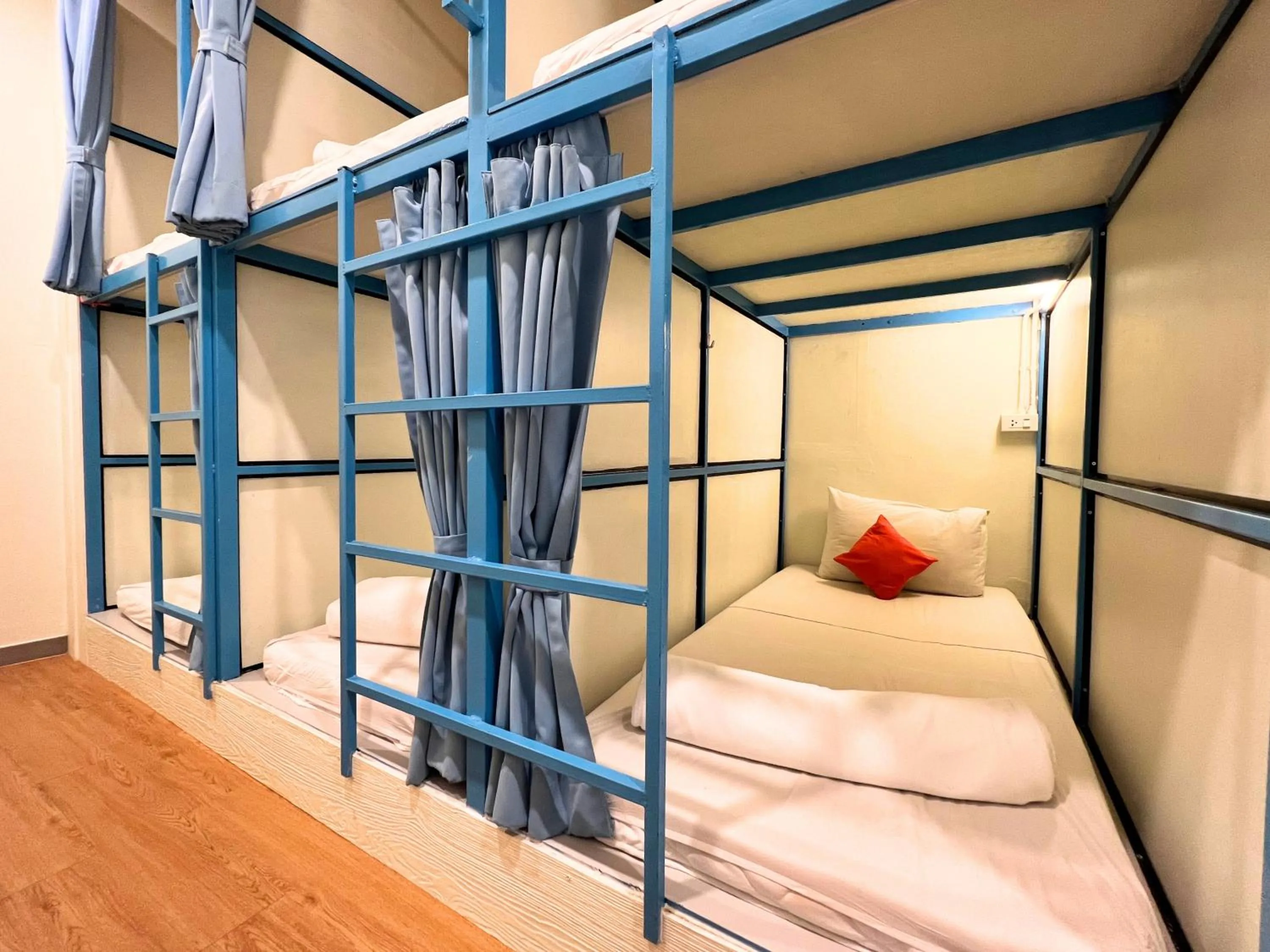 Photo of the whole room, Bed in Sleepy Station Hostel