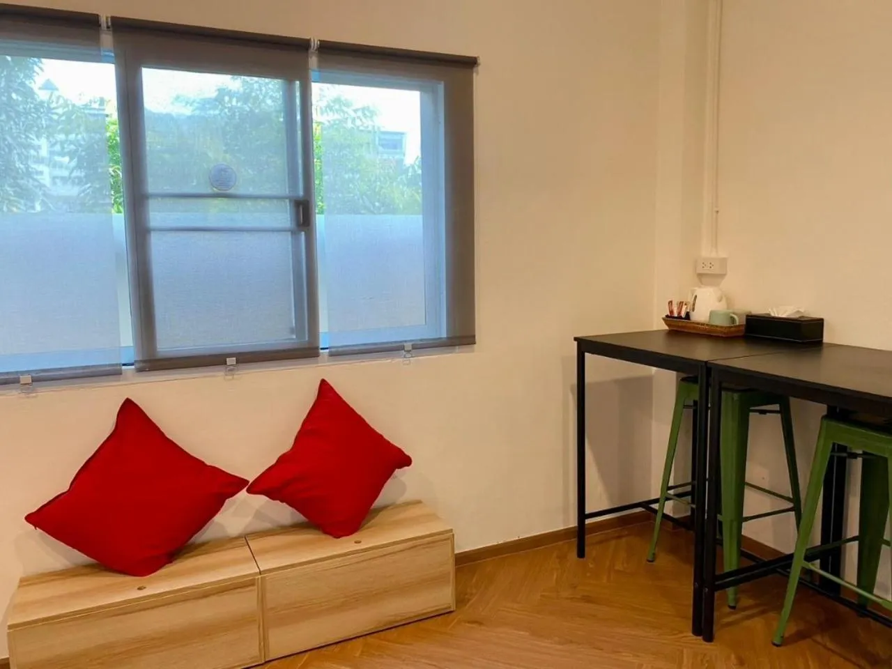 Seating area in Sleepy Station Hostel