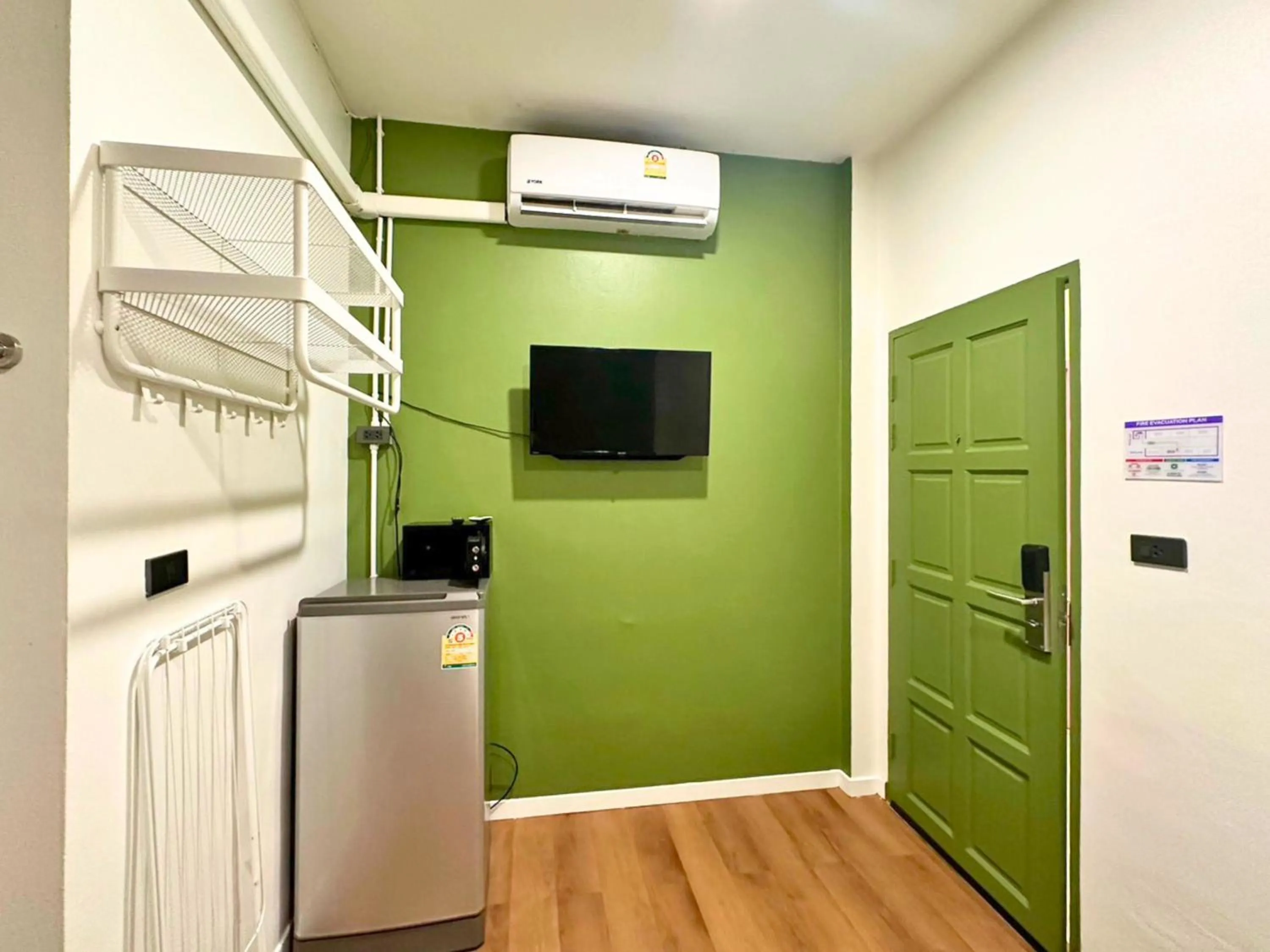 TV and multimedia in Sleepy Station Hostel