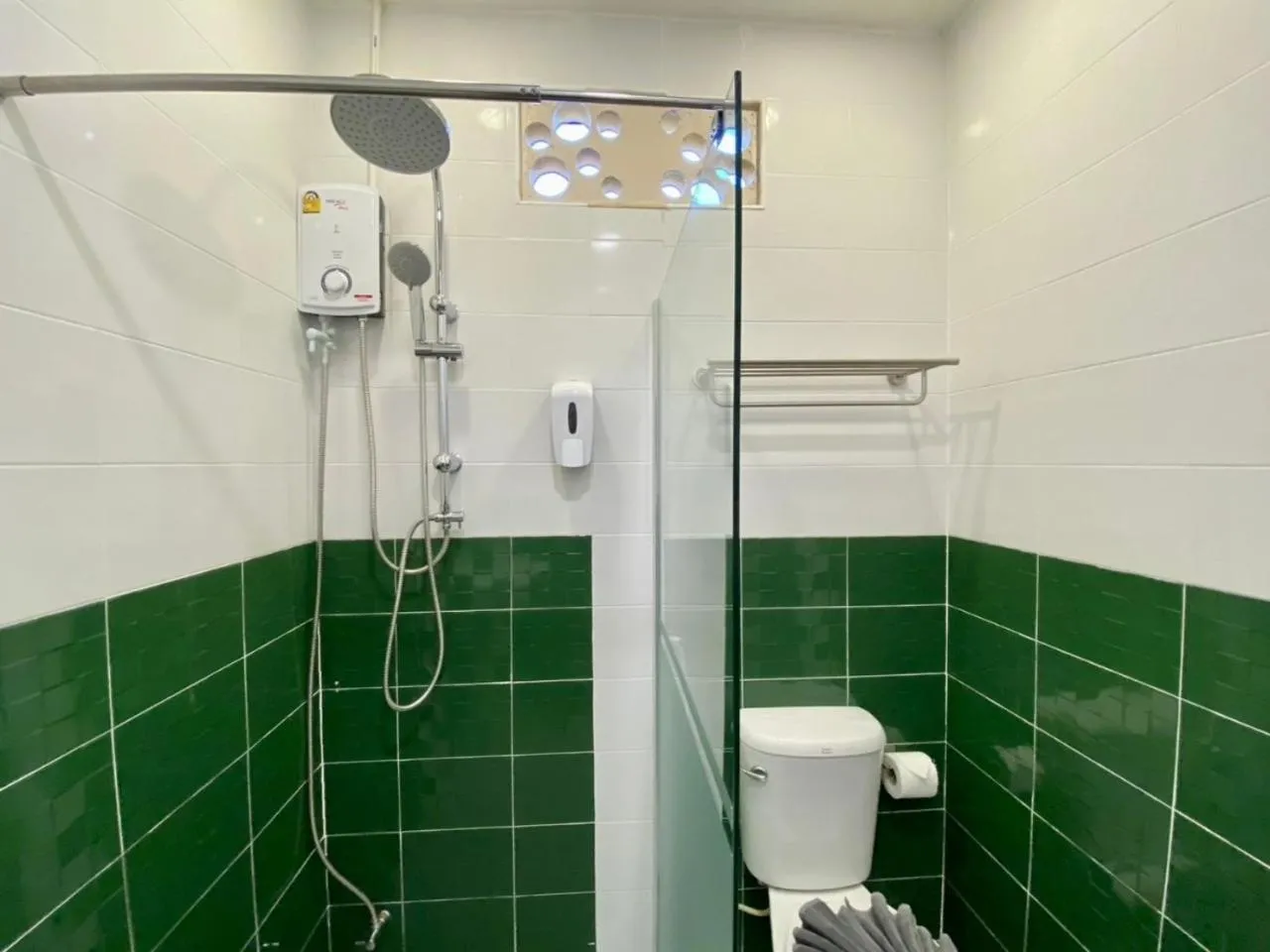 Shower in Sleepy Station Hostel