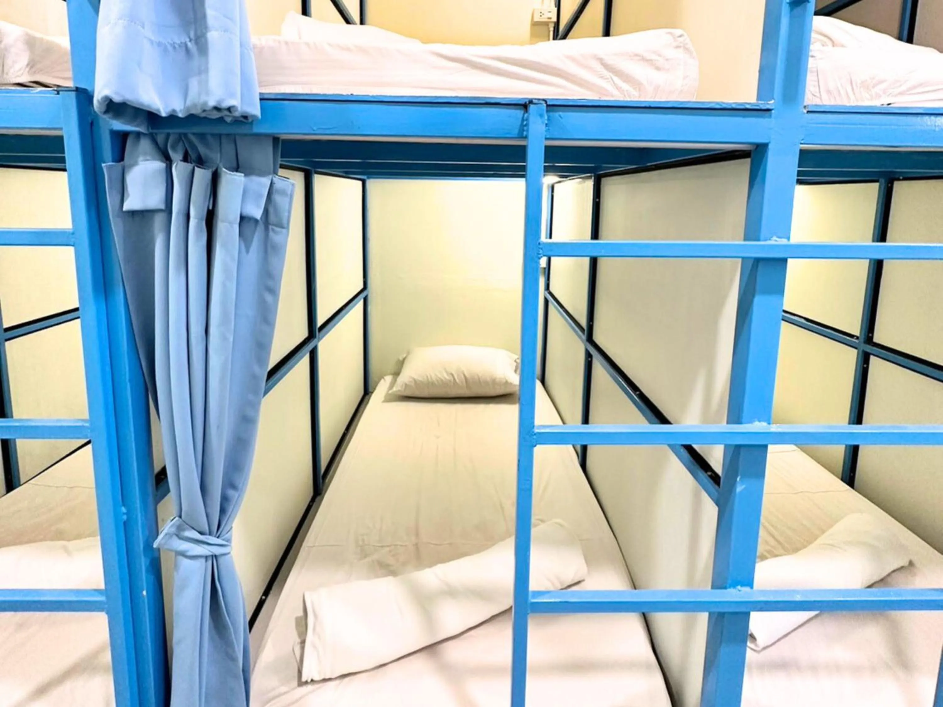 bunk bed, Bed in Sleepy Station Hostel