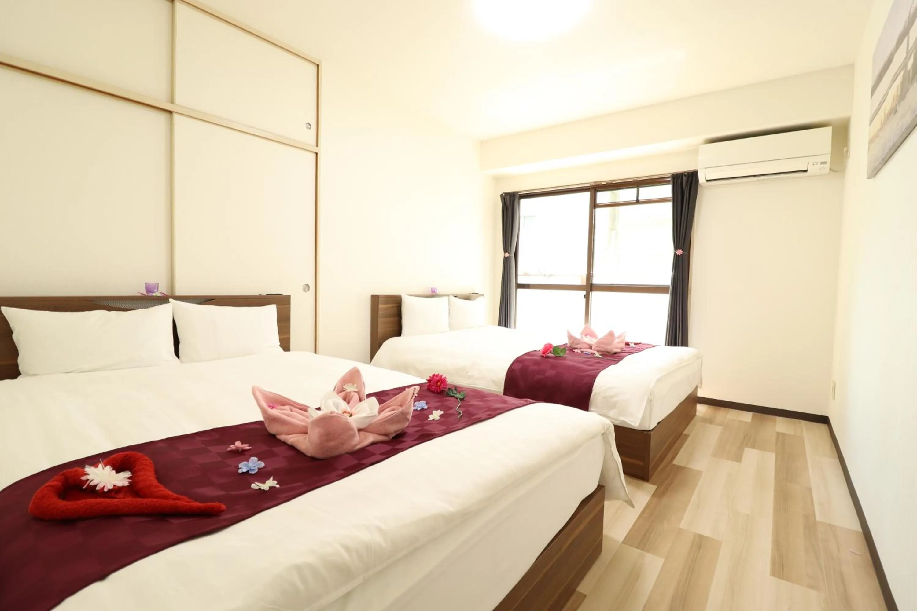 Bed in Court Saiwaicho