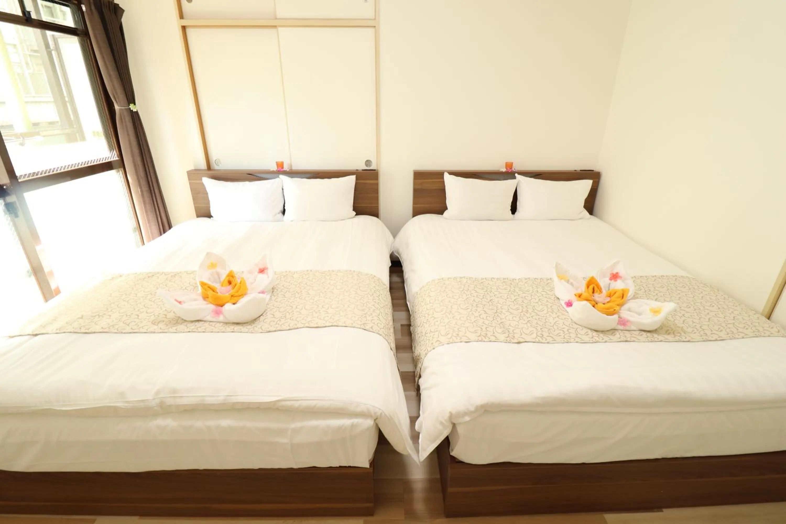 Bed in Court Saiwaicho