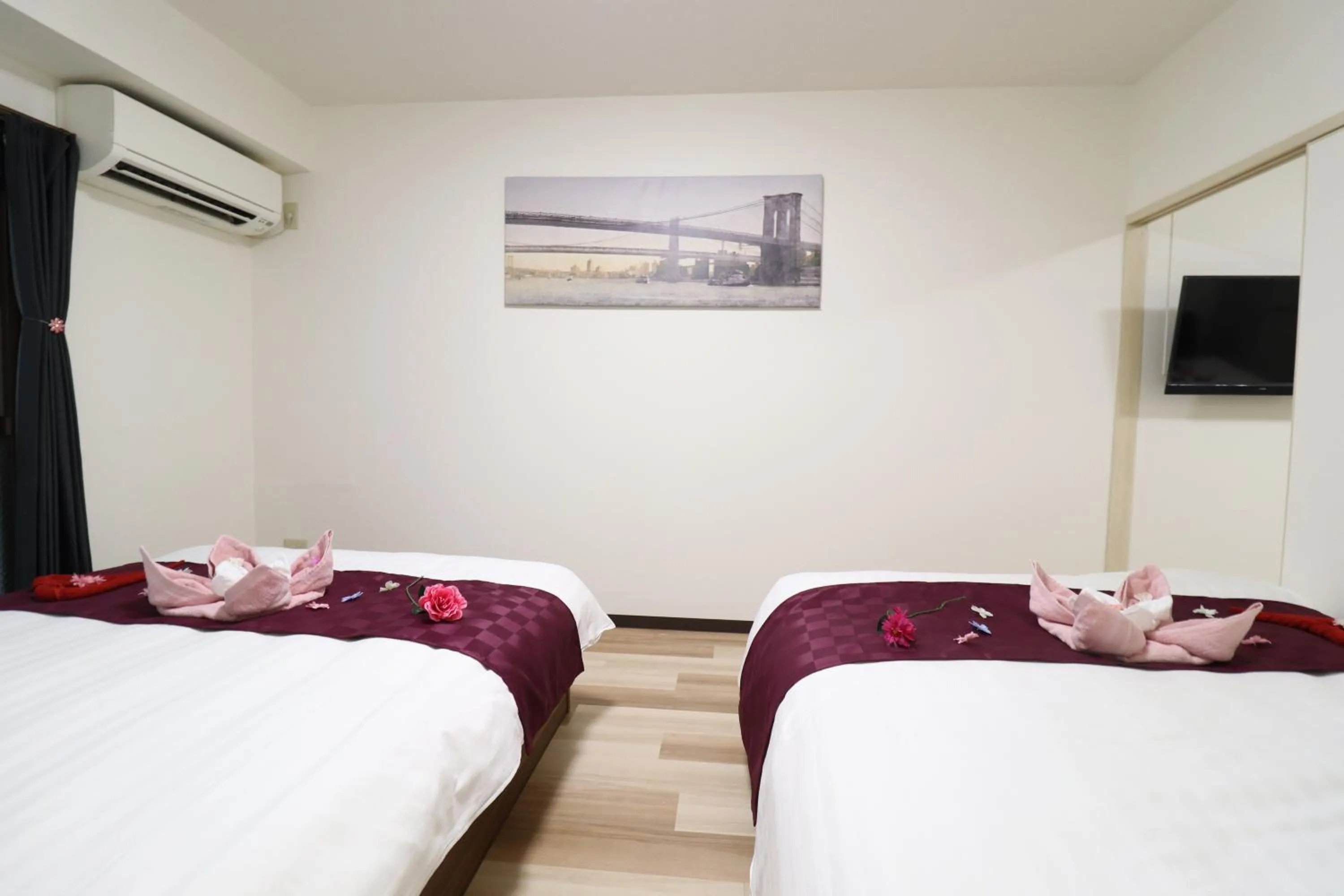 Bed in Court Saiwaicho