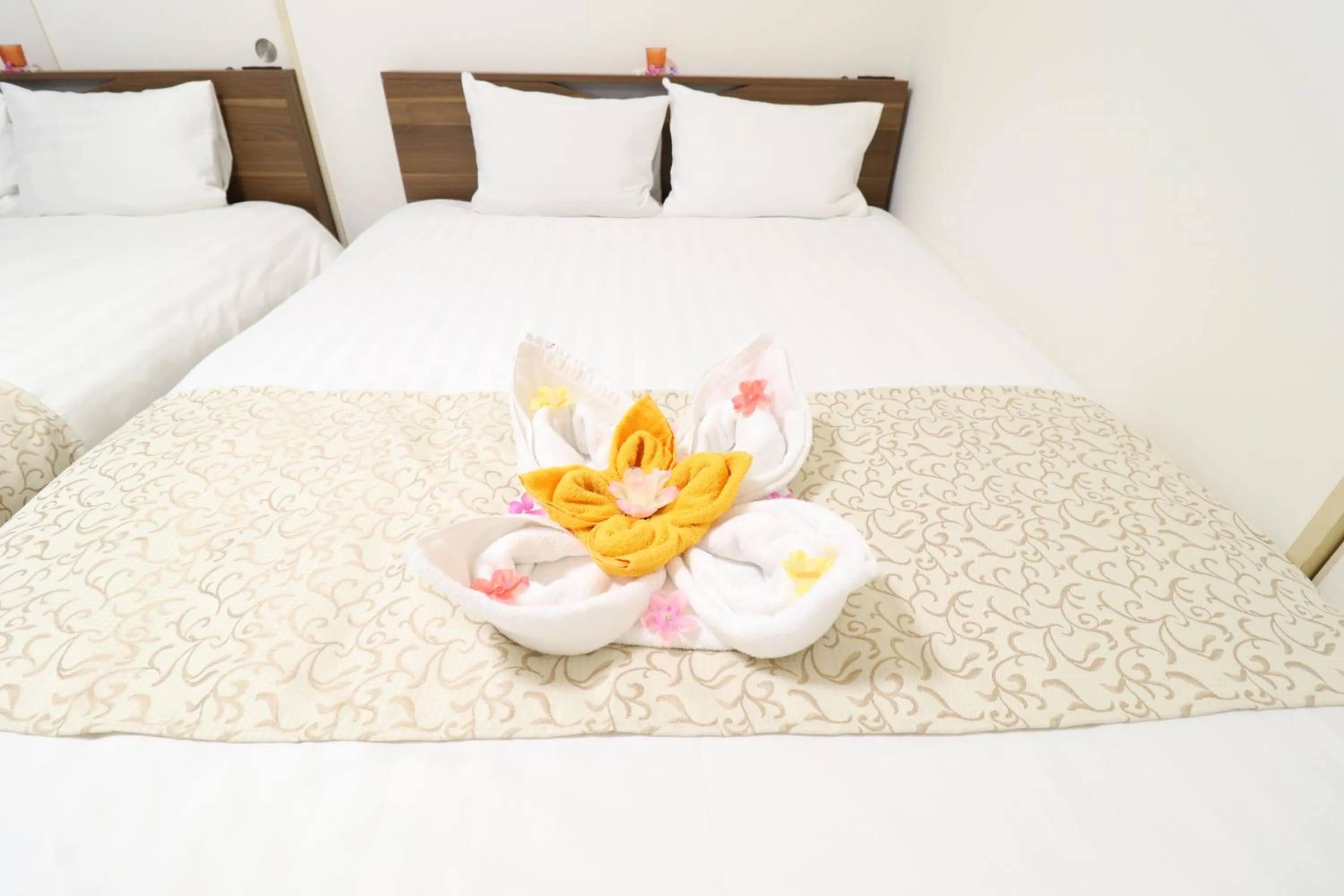 Bed in Court Saiwaicho