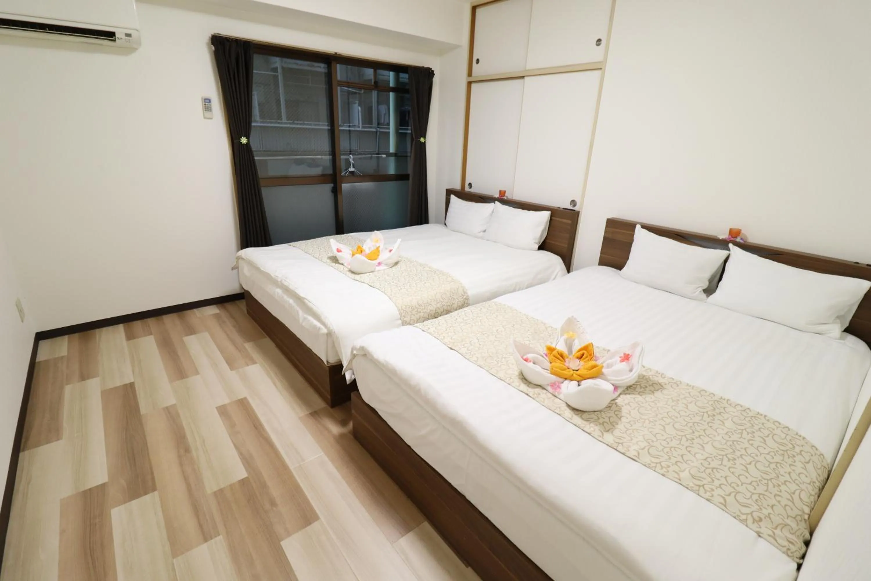 Bed in Court Saiwaicho