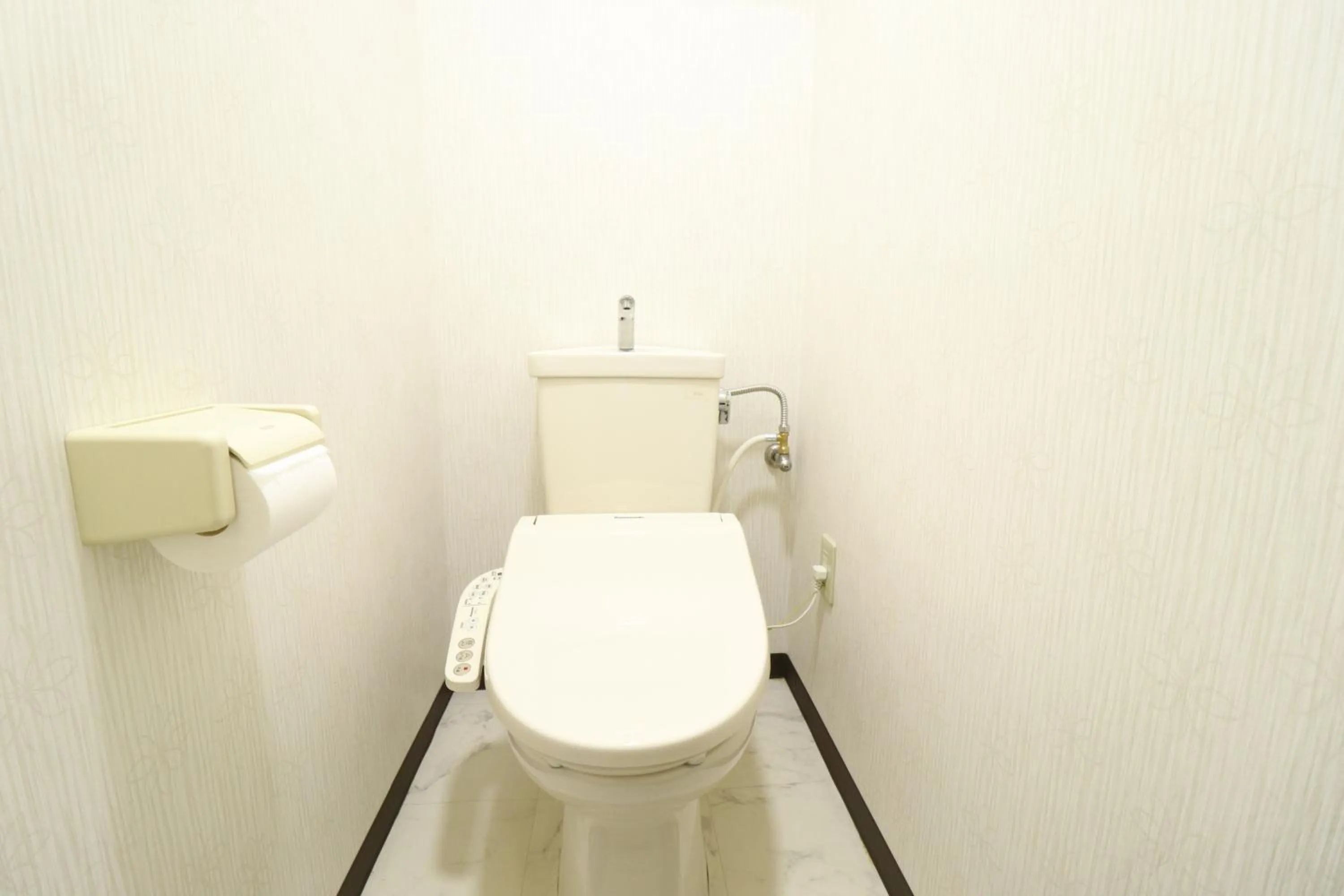 Toilet in Court Saiwaicho