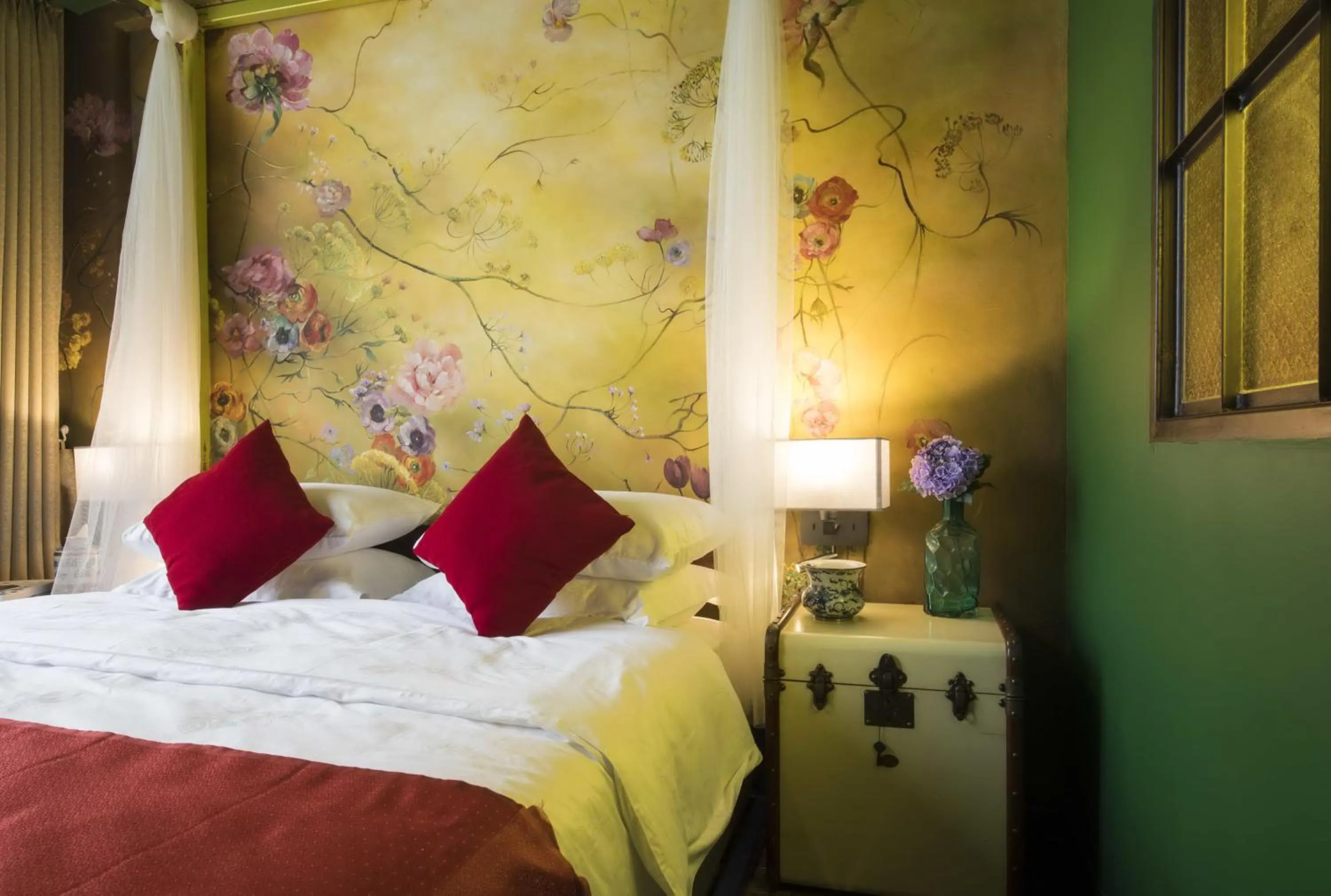 Bedroom, Bed in Dhevi Bangkok Hotel