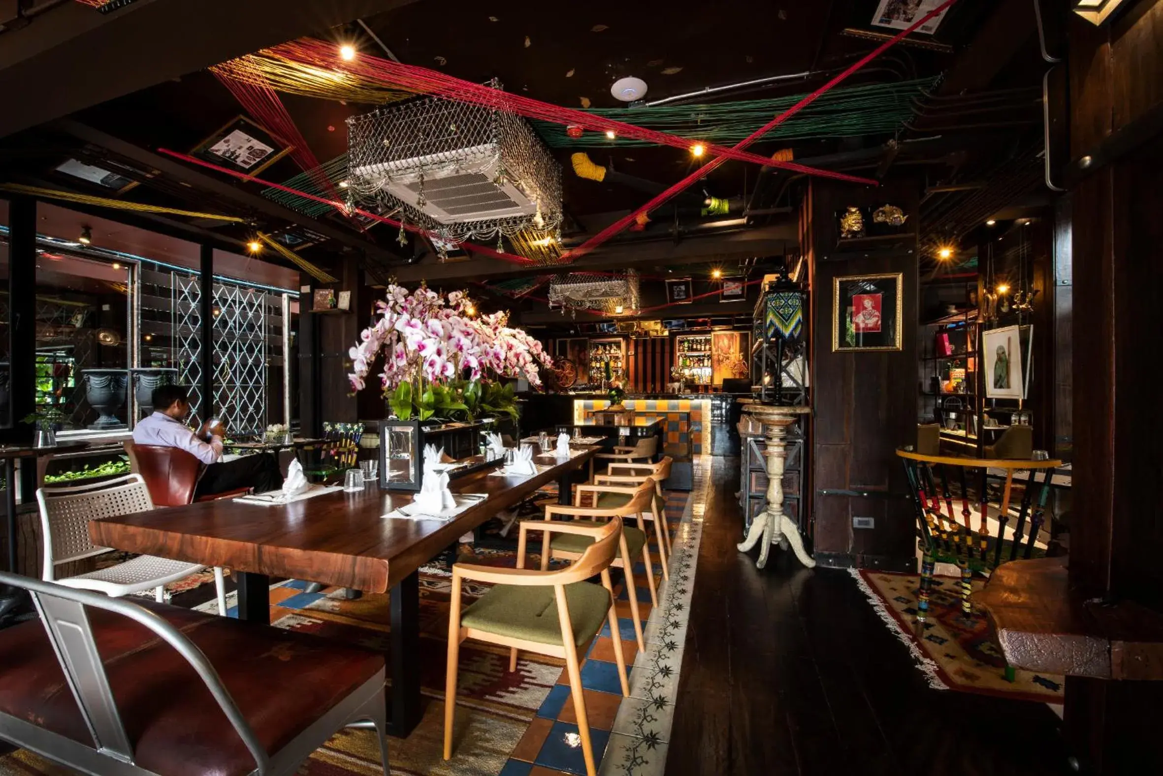 Restaurant/places to eat in Dhevi Bangkok Hotel Restaurant/places to eat in Dhevi Bangkok Hotel