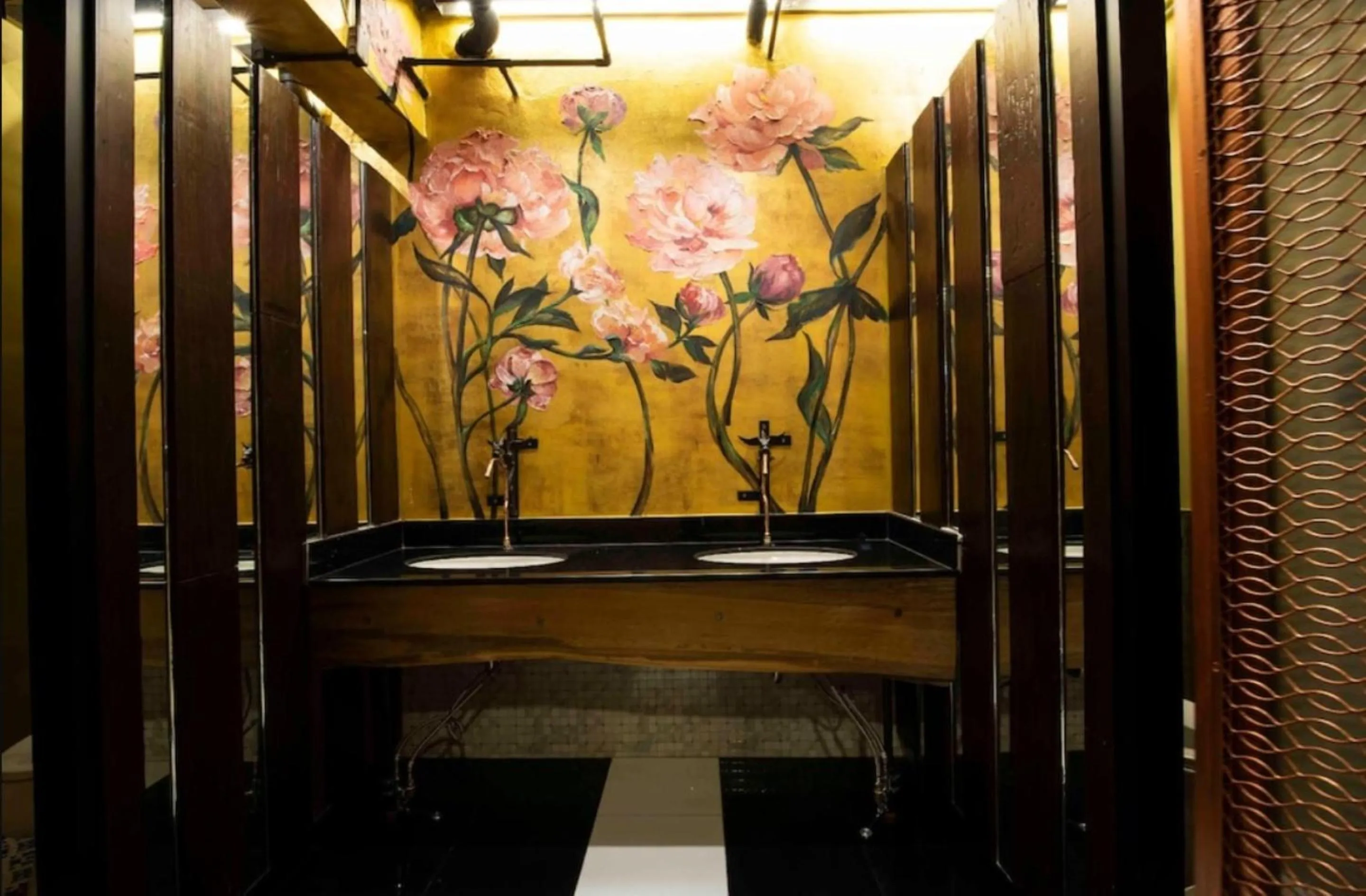 Bathroom in Dhevi Bangkok Hotel