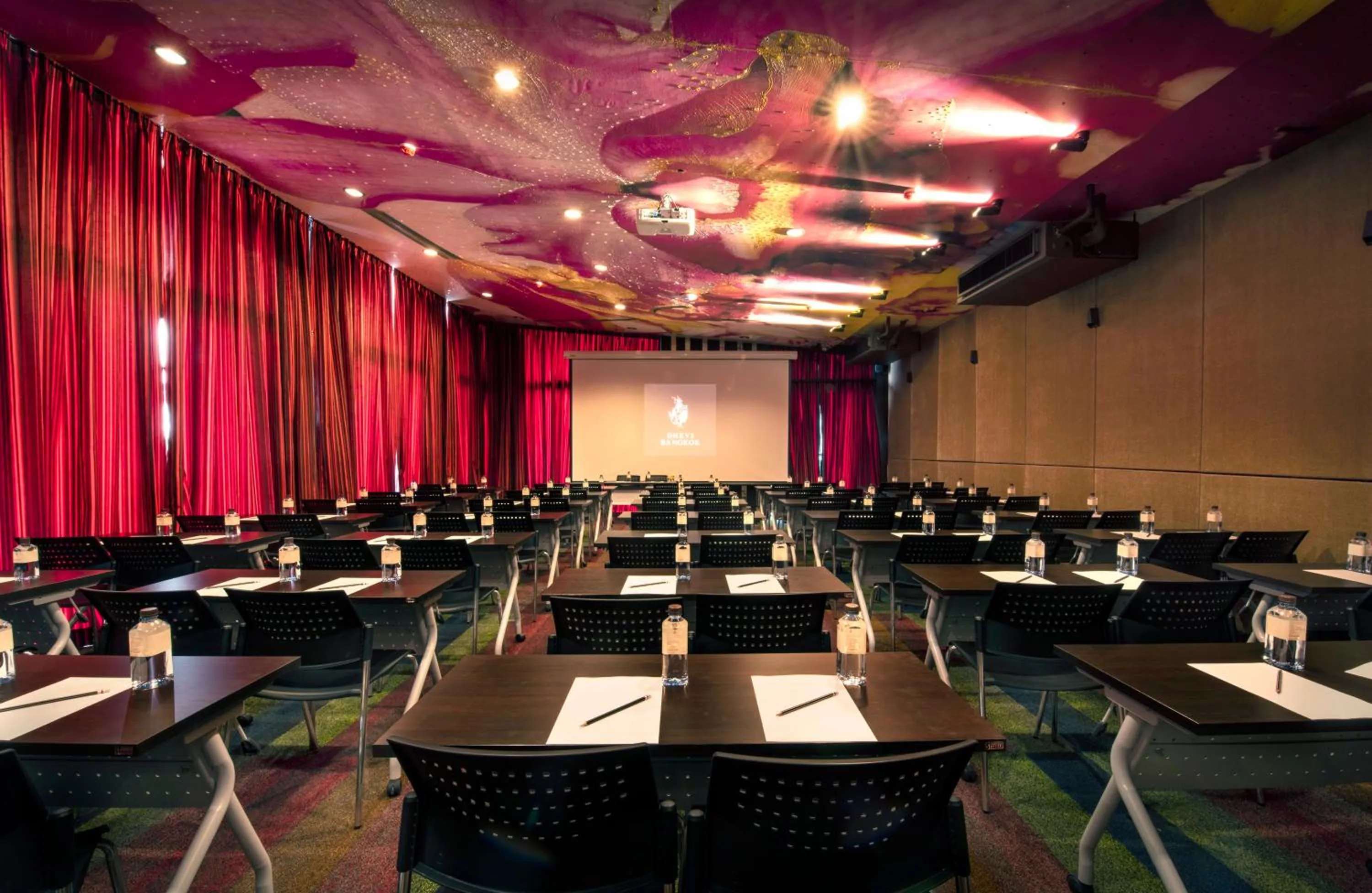 Banquet/Function facilities in Dhevi Bangkok Hotel