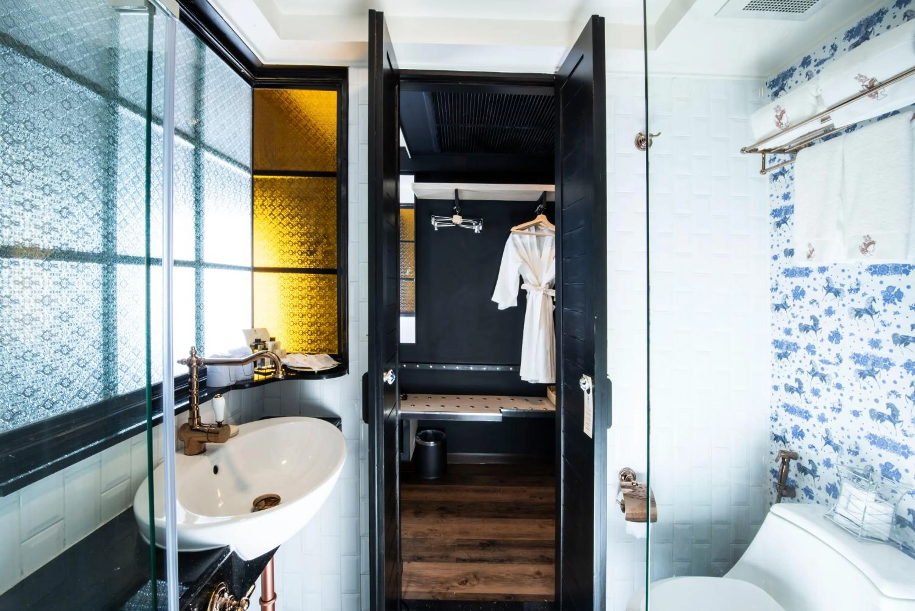 Bathroom in Dhevi Bangkok Hotel