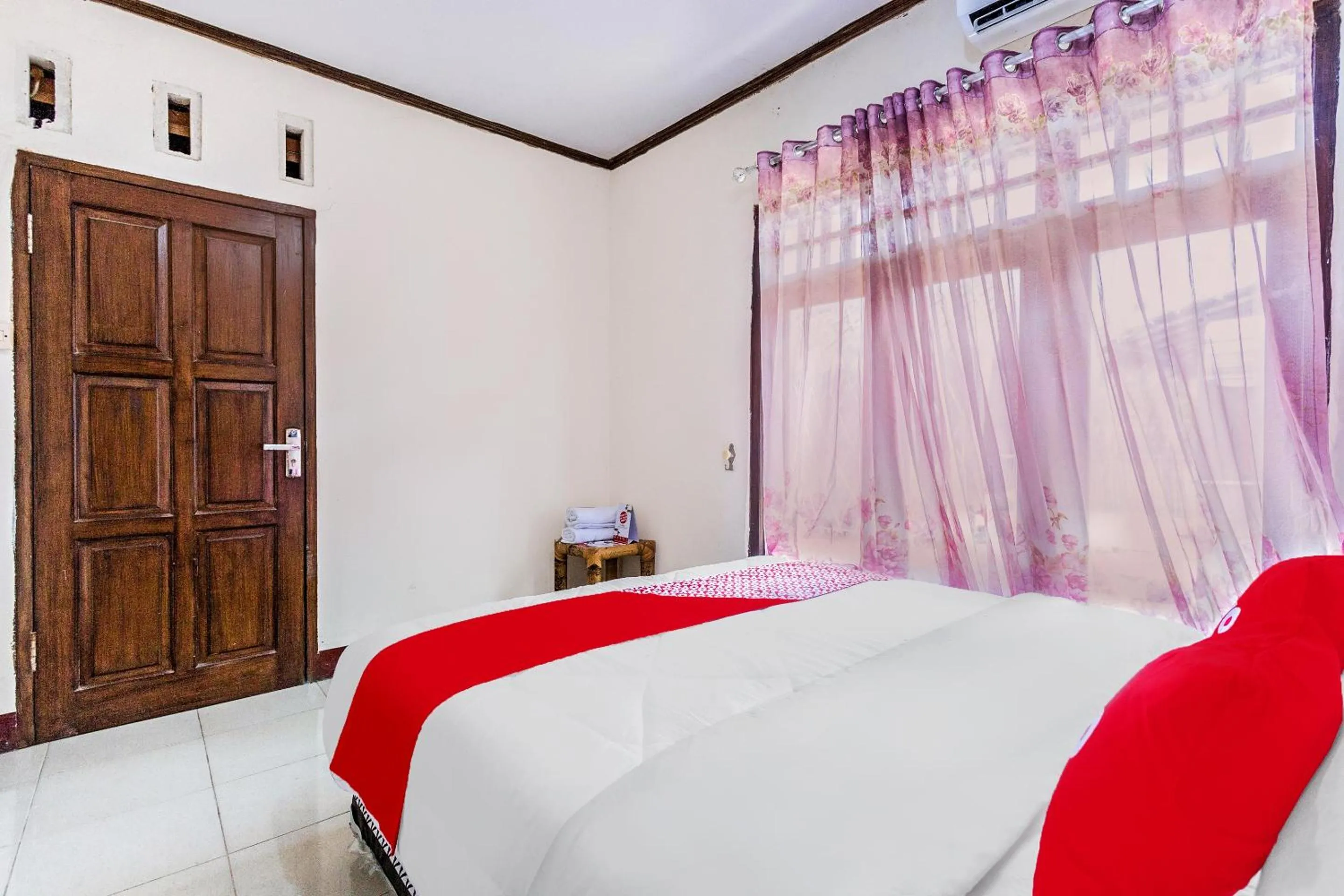 Bedroom, Bed in Hotel O Telone Bungalow