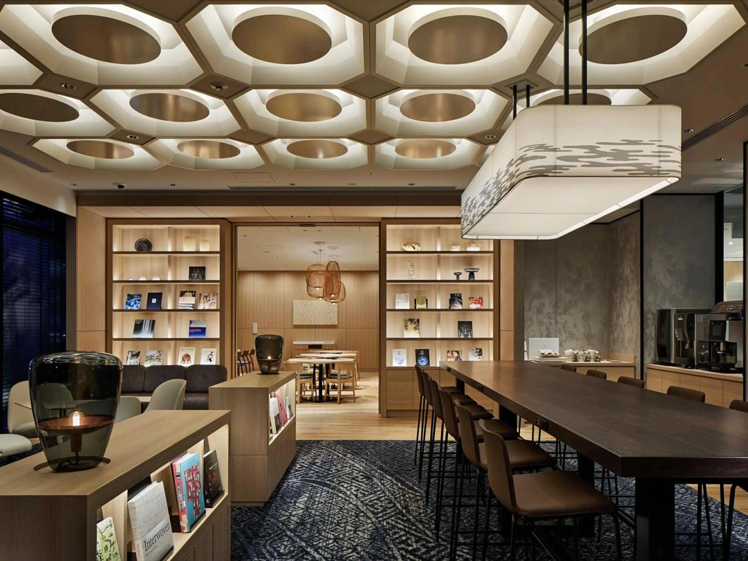 Lounge or bar in Hotel Vischio Kyoto by GRANVIA