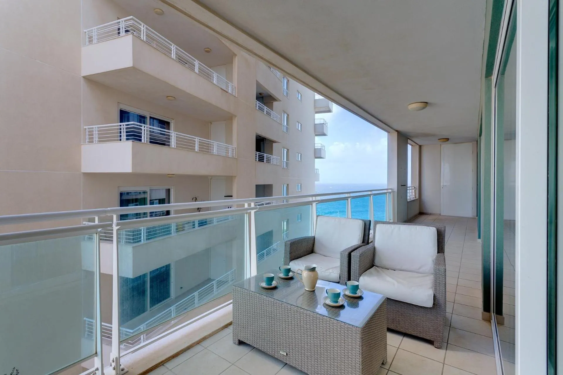 Seaview Apartment In Fort Cambridge, Sliema by Buena Vista